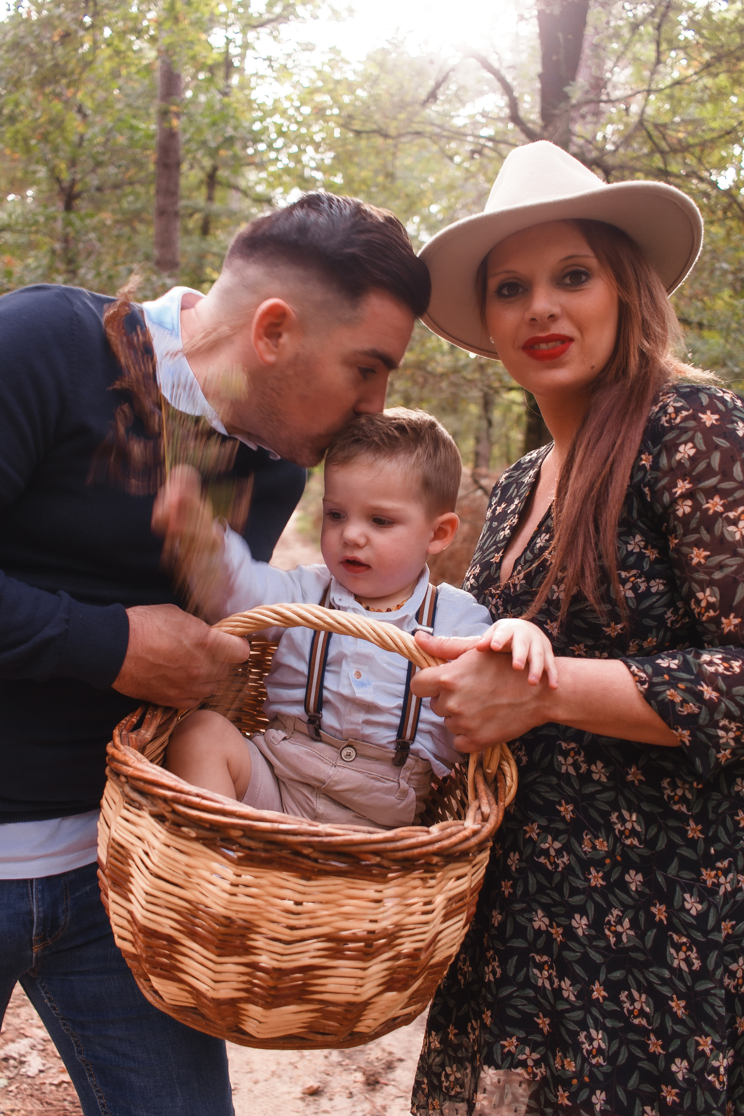 La famille Bouchard -Chausson en automne. Photographe professionnelle à Poitiers, Tours et Châtellerault | Studio photo entre Poitiers et Tours – portraits, familles, entreprises, ma