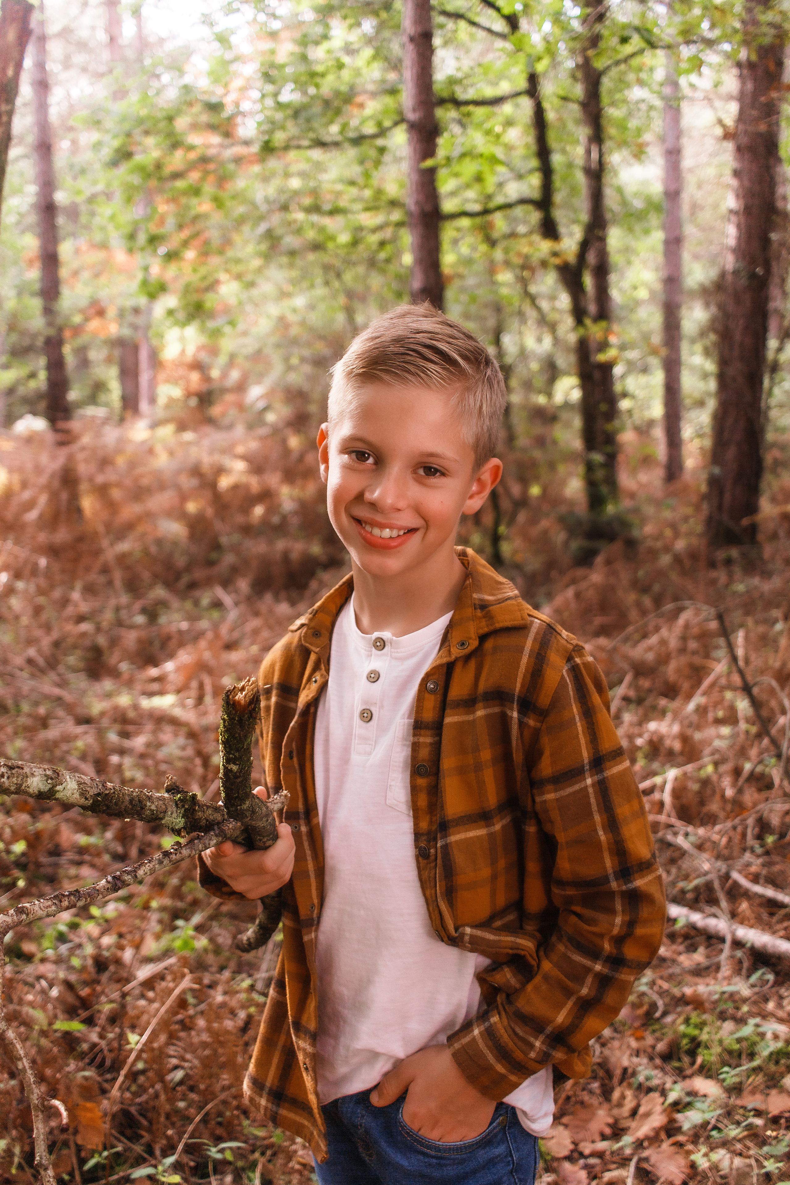 La famille Bouchard -Chausson en automne. Photographe professionnelle à Poitiers, Tours et Châtellerault | Studio photo entre Poitiers et Tours – portraits, familles, entreprises, ma