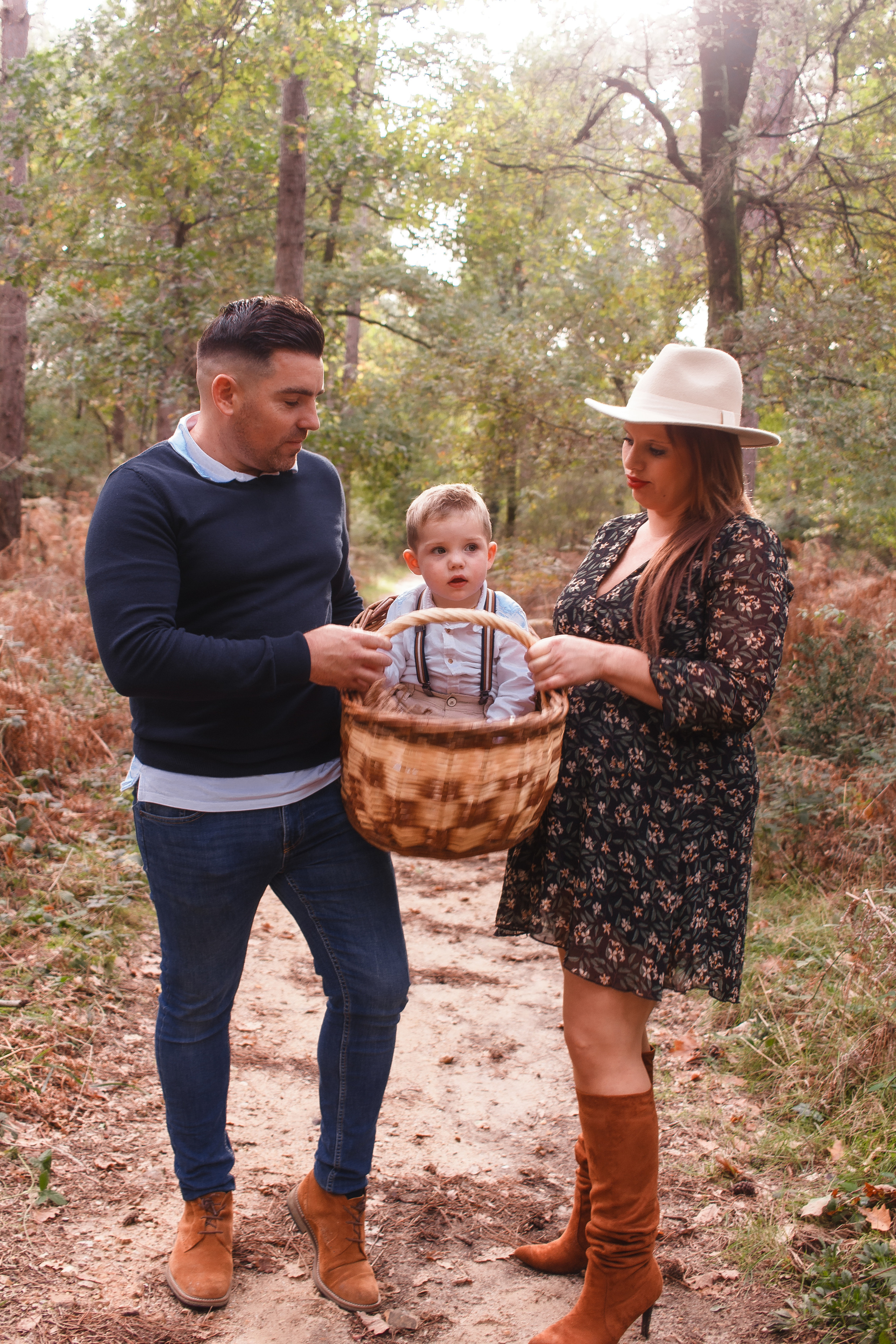 La famille Bouchard -Chausson en automne. Photographe professionnelle à Poitiers, Tours et Châtellerault | Studio photo entre Poitiers et Tours – portraits, familles, entreprises, ma