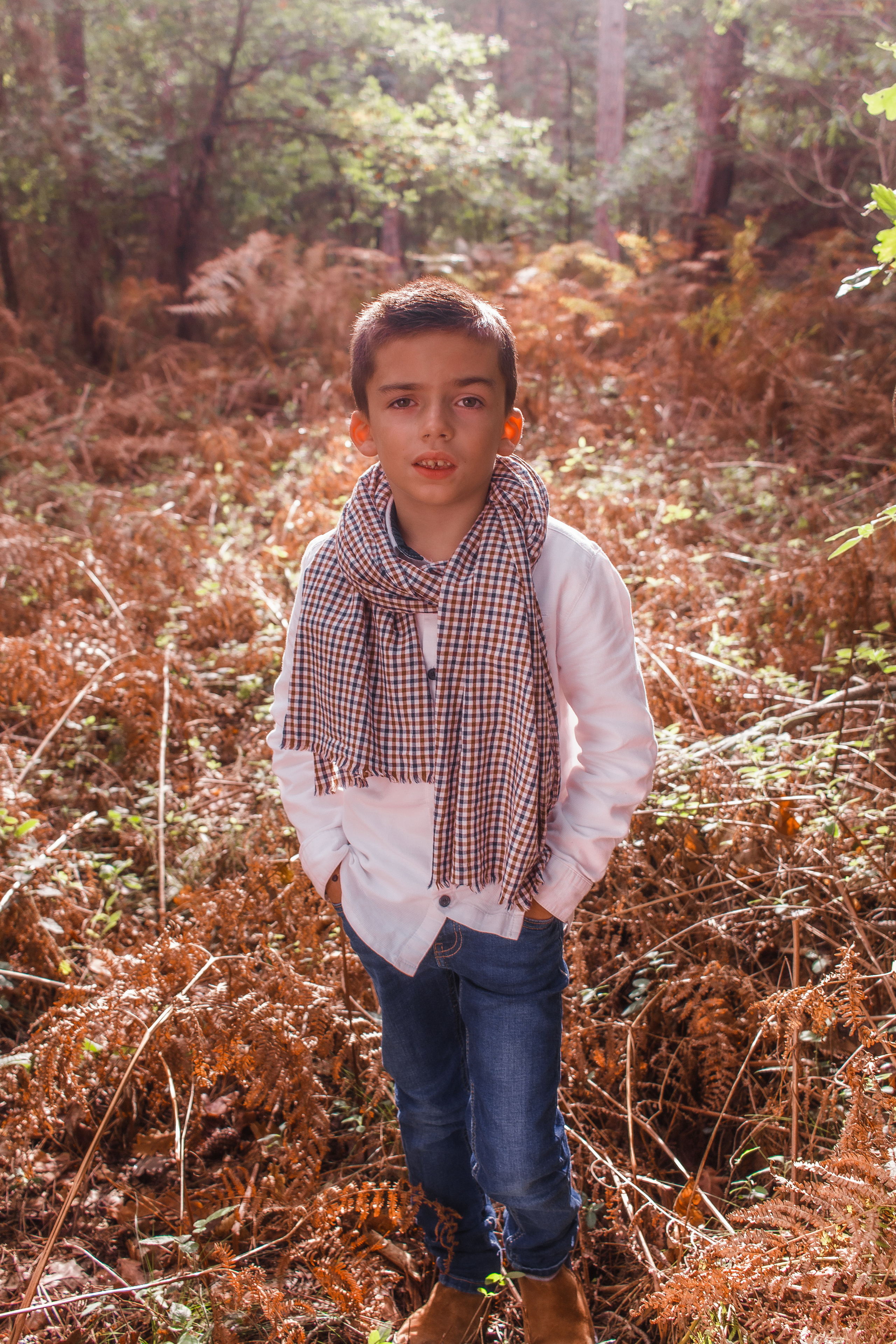 La famille Bouchard -Chausson en automne. Photographe professionnelle à Poitiers, Tours et Châtellerault | Studio photo entre Poitiers et Tours – portraits, familles, entreprises, ma