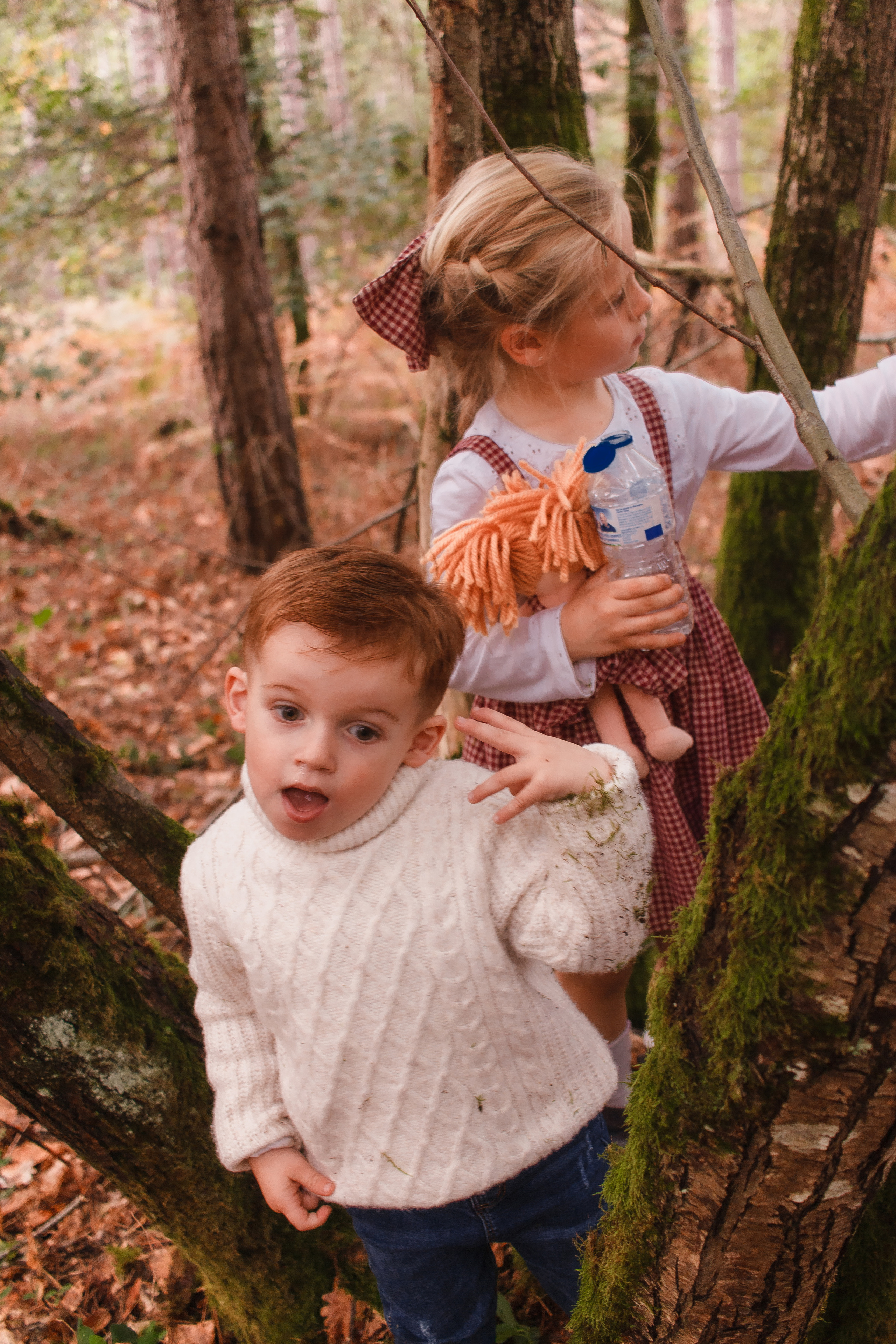 La famille Bouchard -Chausson en automne. Photographe professionnelle à Poitiers, Tours et Châtellerault | Studio photo entre Poitiers et Tours – portraits, familles, entreprises, ma