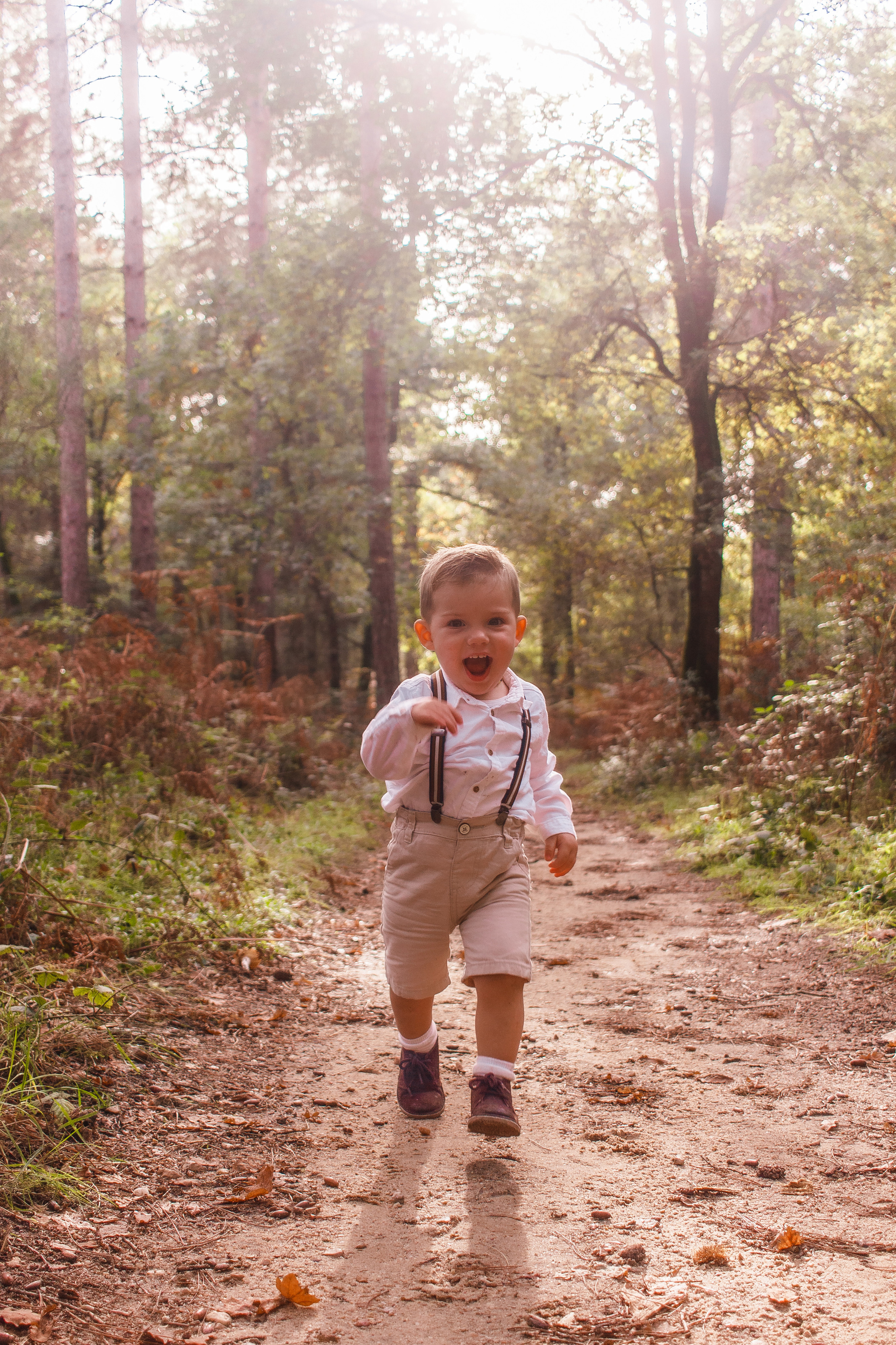 La famille Bouchard -Chausson en automne. Photographe professionnelle à Poitiers, Tours et Châtellerault | Studio photo entre Poitiers et Tours – portraits, familles, entreprises, ma