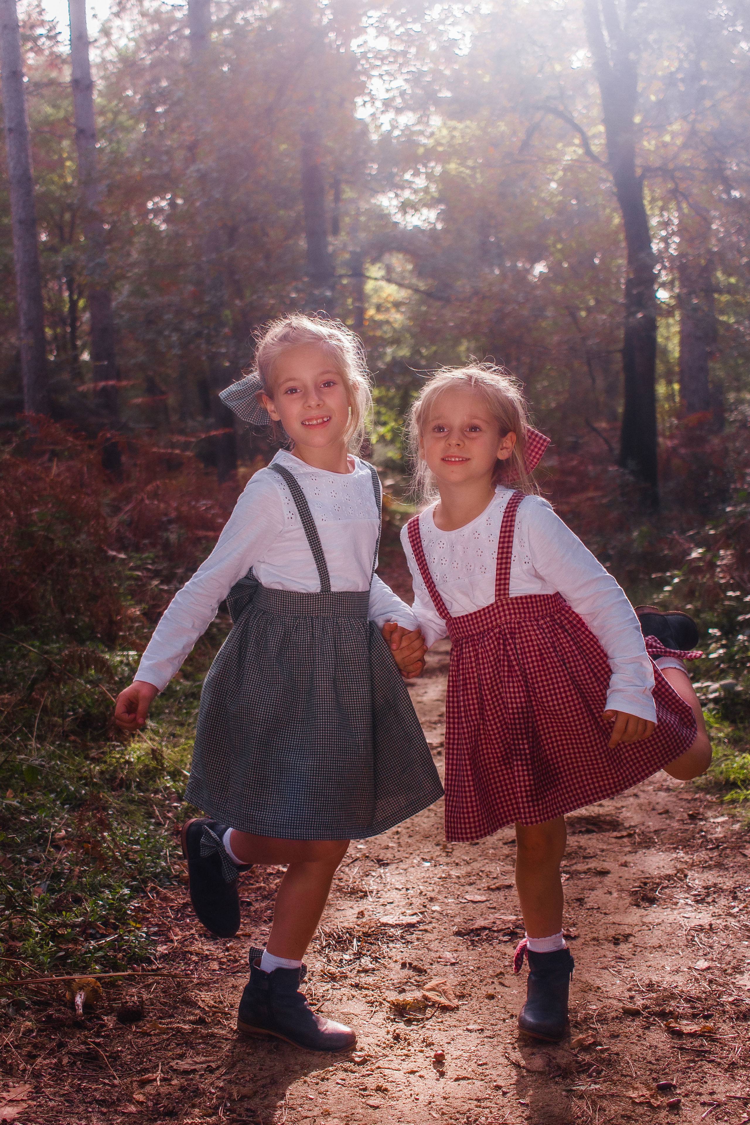 La famille Bouchard -Chausson en automne. Photographe professionnelle à Poitiers, Tours et Châtellerault | Studio photo entre Poitiers et Tours – portraits, familles, entreprises, ma