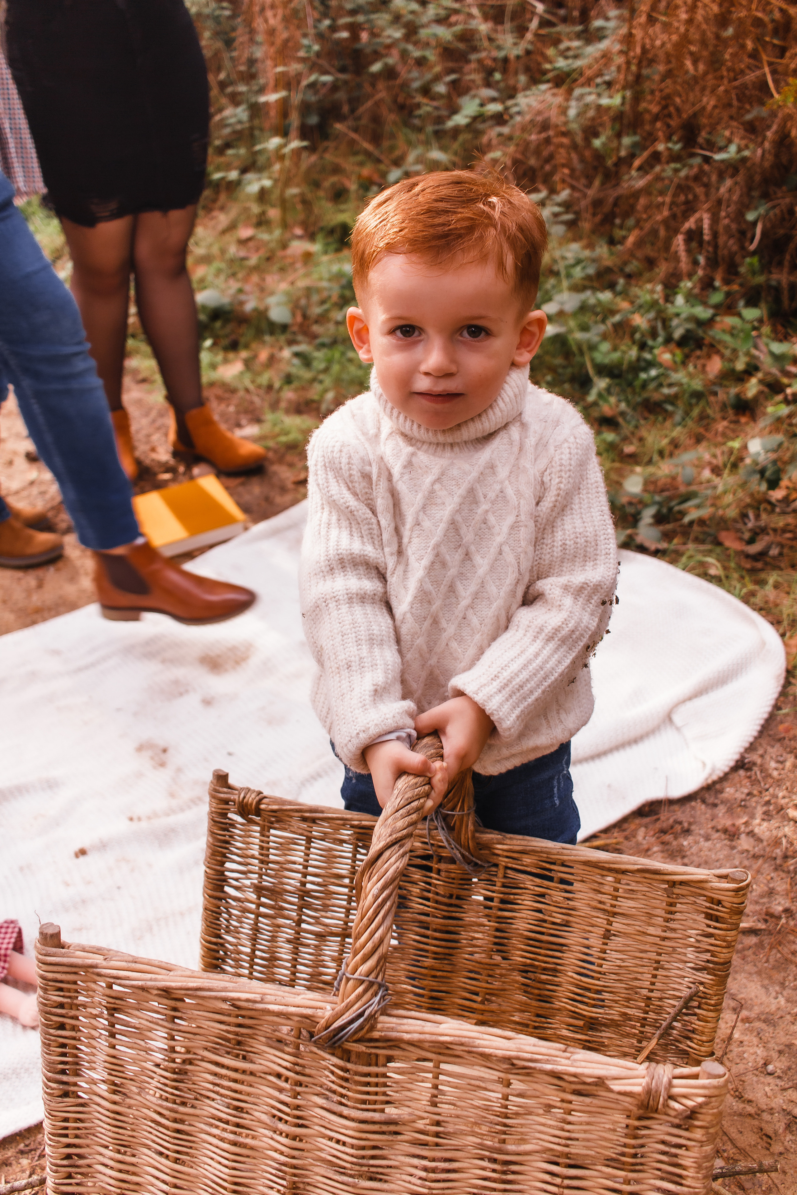 La famille Bouchard -Chausson en automne. Photographe professionnelle à Poitiers, Tours et Châtellerault | Studio photo entre Poitiers et Tours – portraits, familles, entreprises, ma