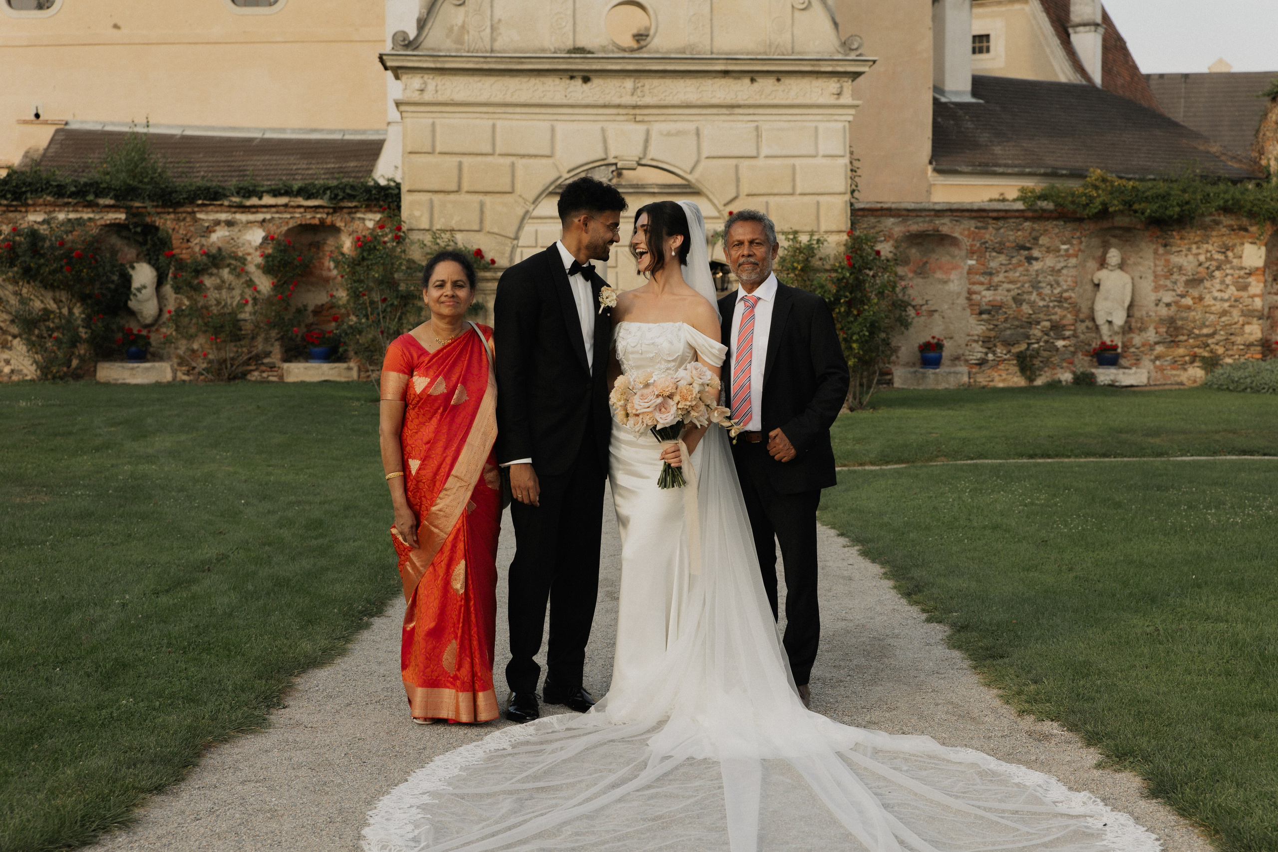 Elegant Castle Wedding in Austria | Alwin & Ruth’s Fairytale Celebration. Wedding photographer and videographer based in Timisoara, Romania