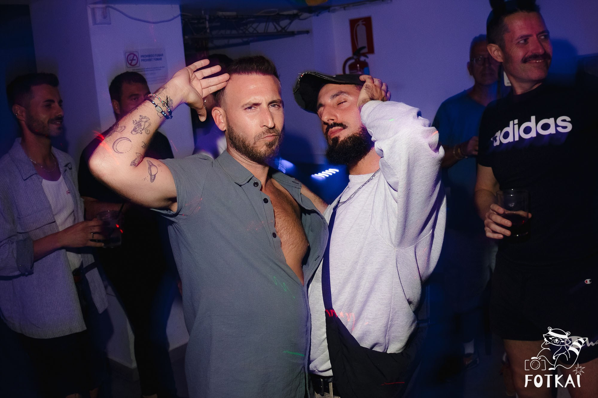 La Prohibida — Reportaje fotográfico en Boys Disco Pub La Mata Torrevieja | FOTKAI