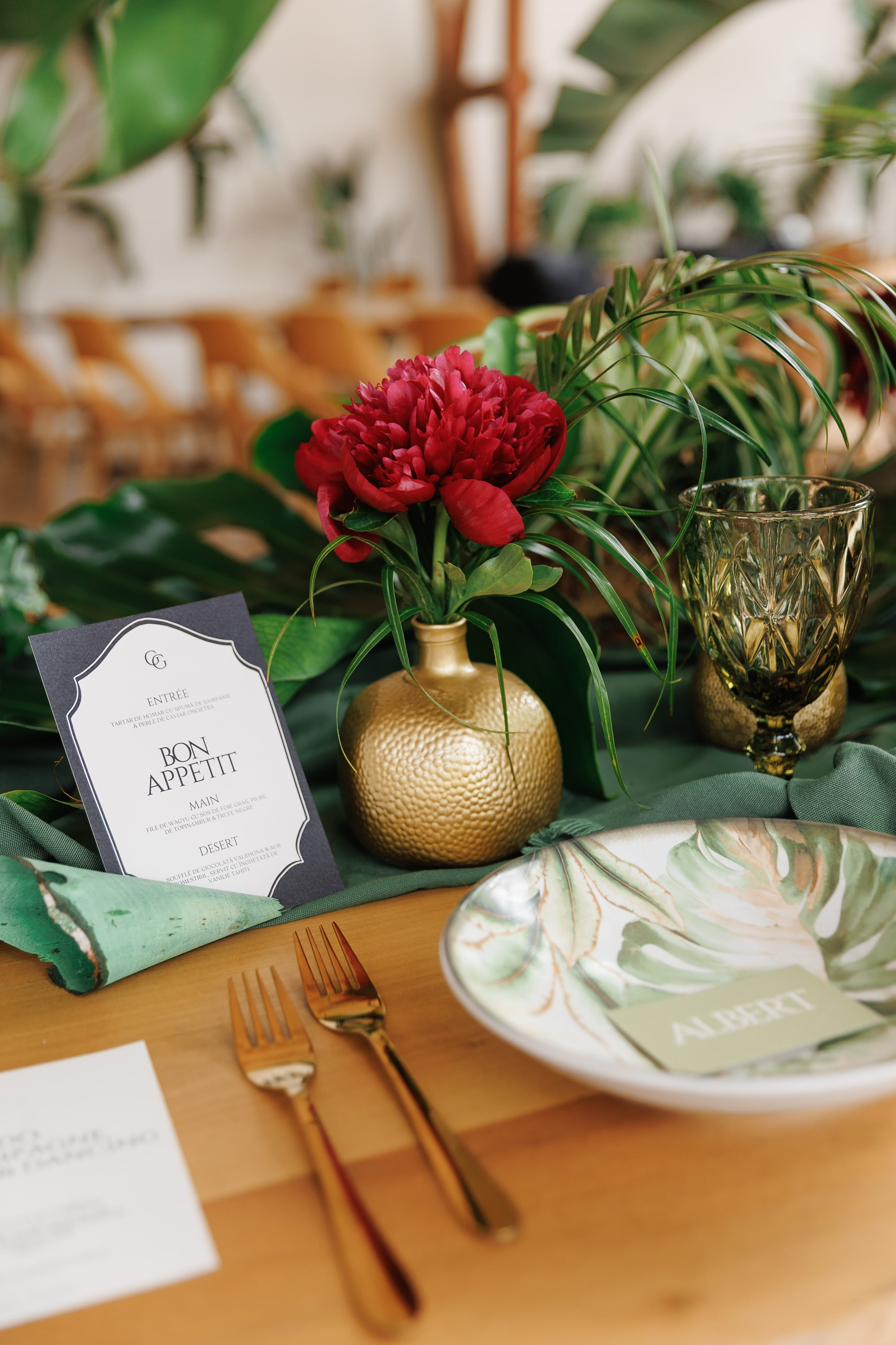 Fotograf nunta Bucuresti – Heaven by the Lake, Snagov | Fotografii elegante, editate natural. Fotograf nunta Bucuresti - Manu Ivanciu