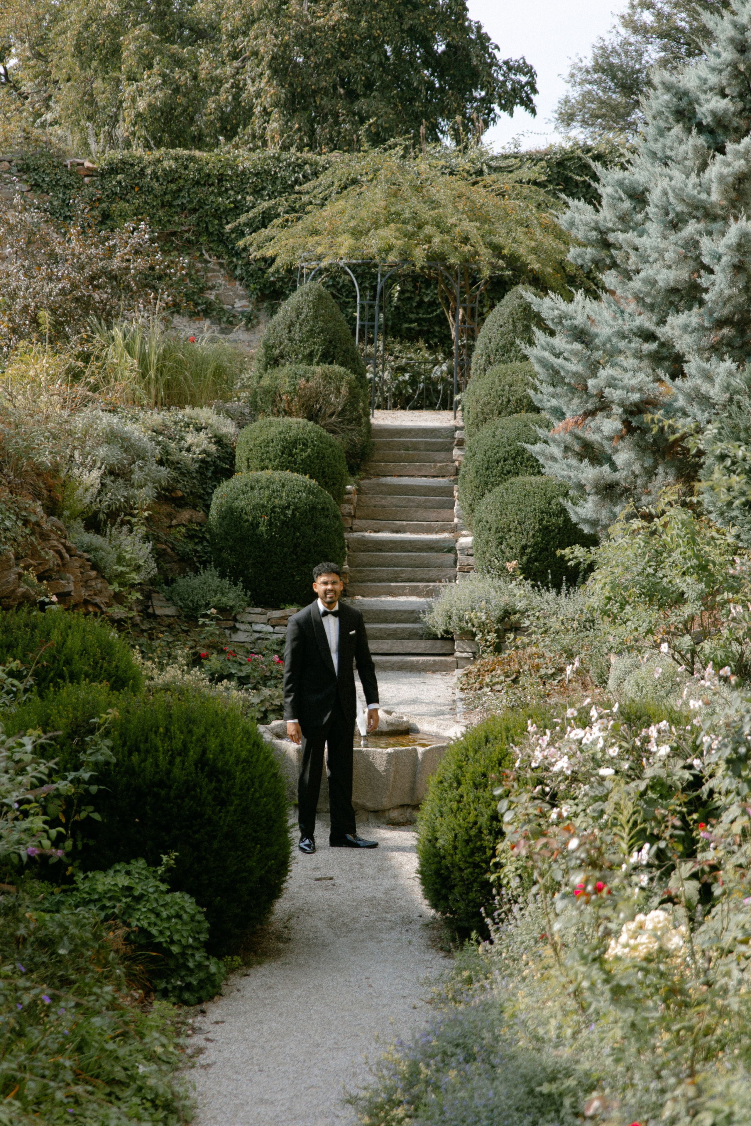 Elegant Castle Wedding in Austria | Alwin & Ruth’s Fairytale Celebration. Wedding photographer and videographer based in Timisoara, Romania