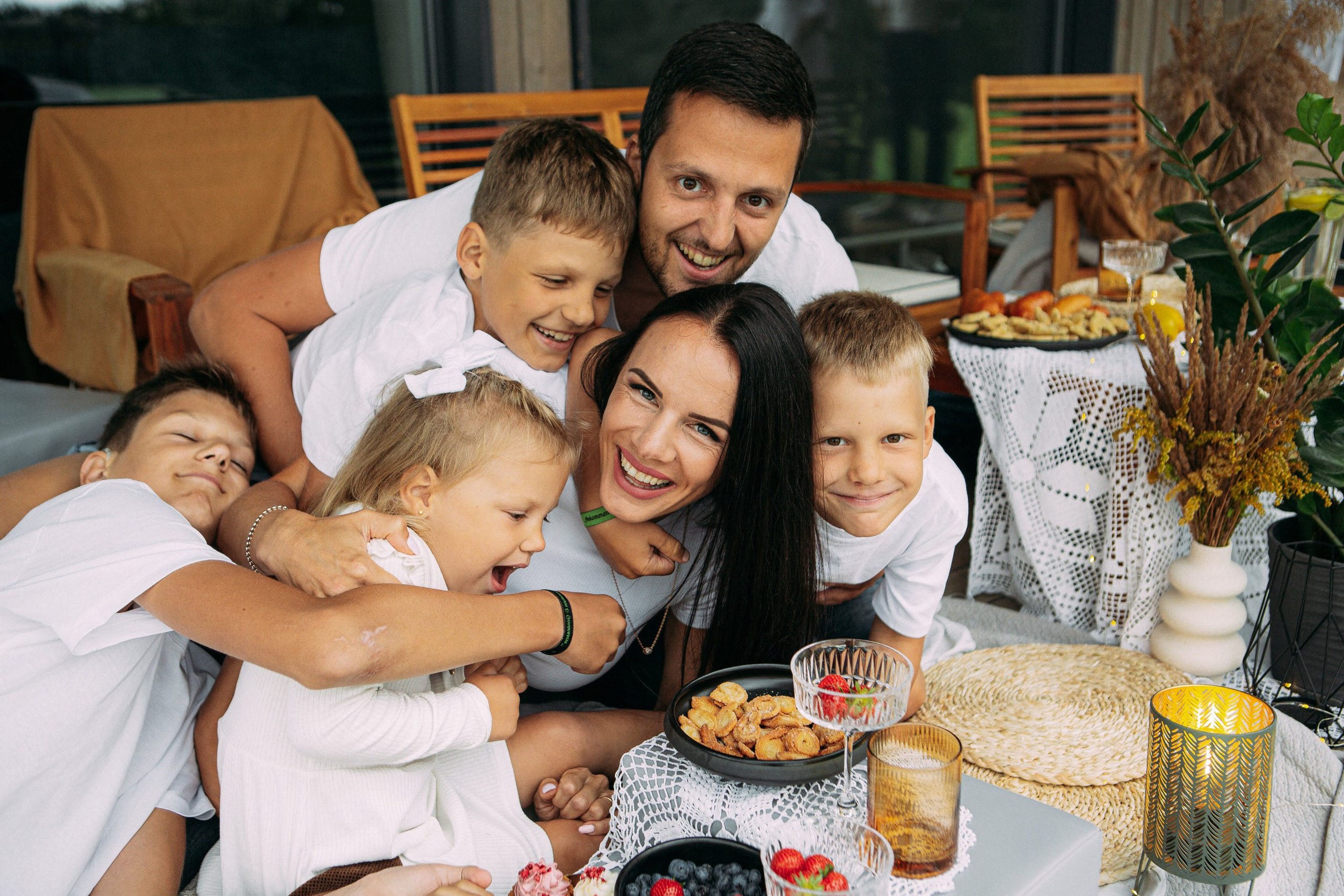 Ģimenes svētki, dzimšanas diena, bērnu fotogrāfs ar pieredzi