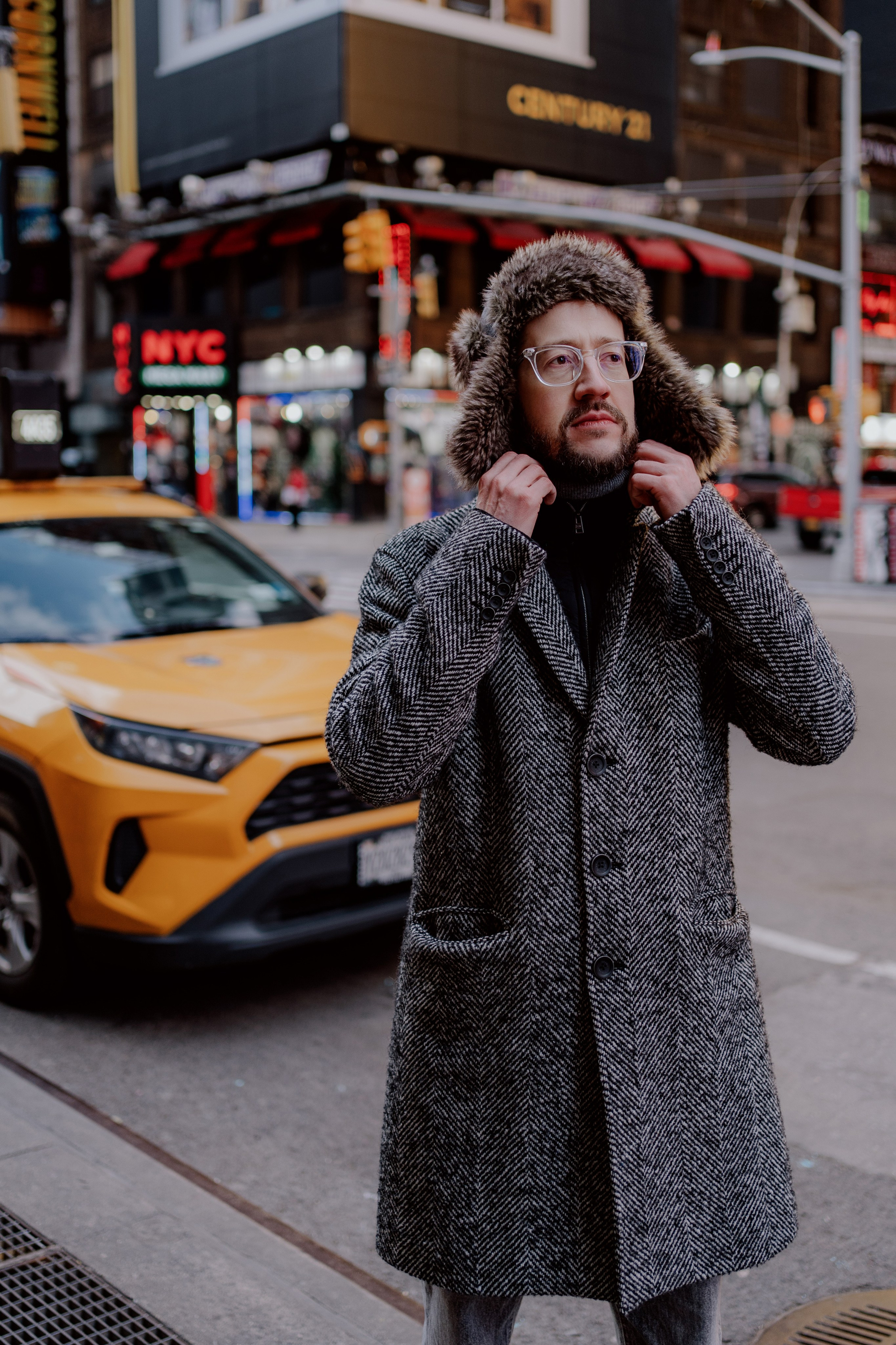 Times Square Family Photography NYC 2025: Perfect Morning Photo Sessions. Videographer and photographer in New York // MAKAROV.VIDEO