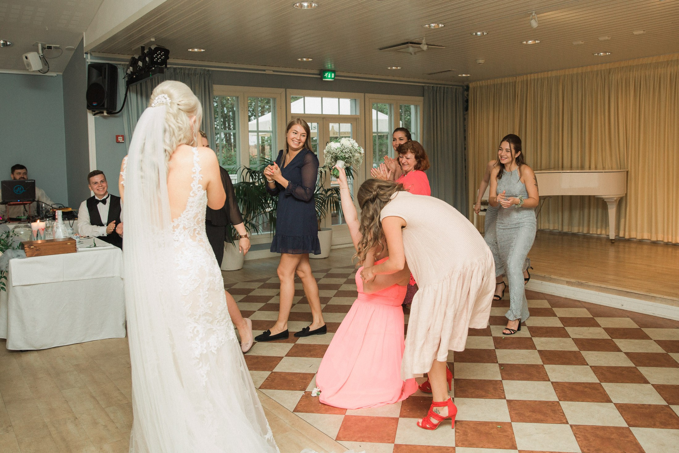 Hääkuvaaja Porvoo | Hääkuvaus Villa Haikko