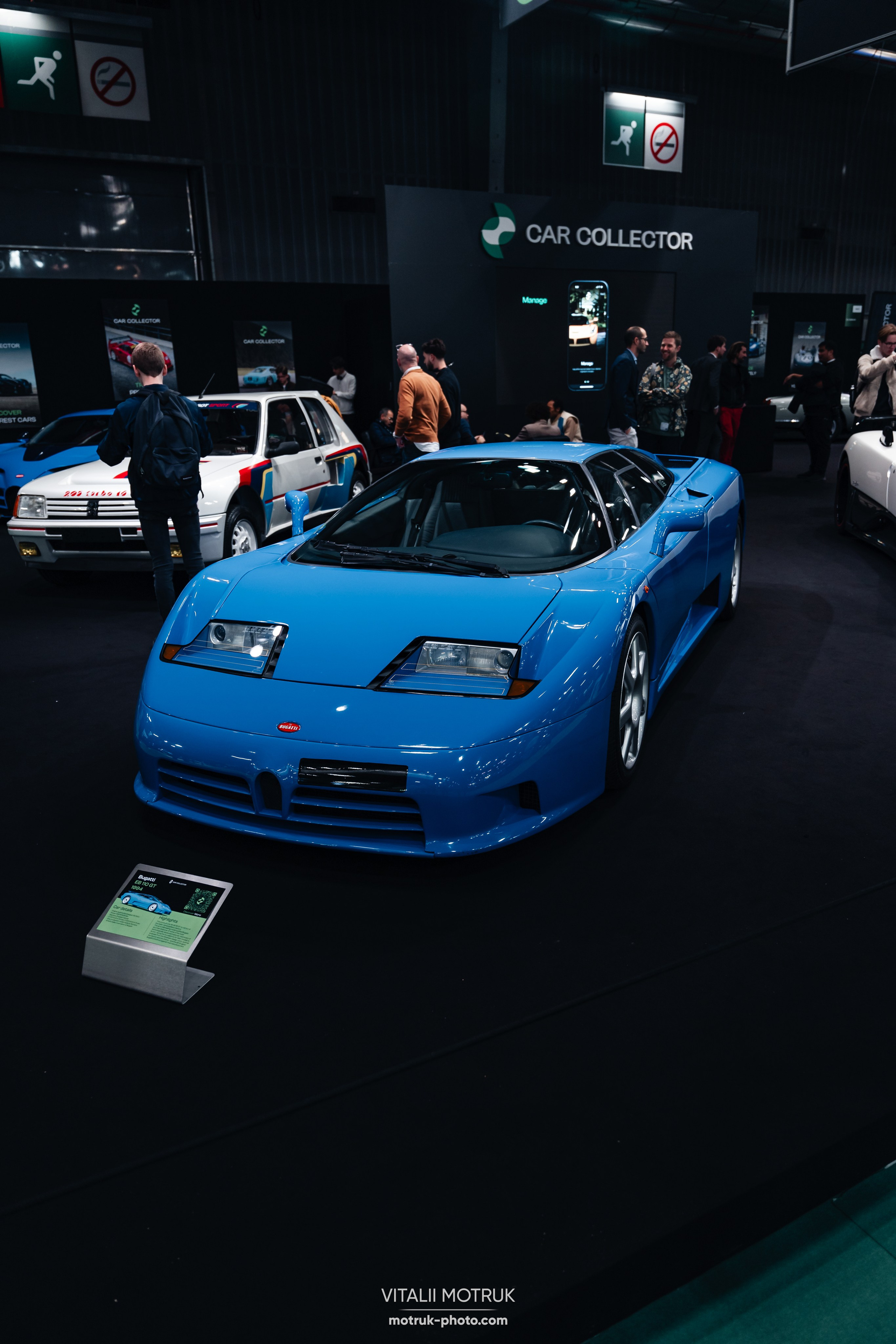 Retromobile-2024. Photographe de voitures à Paris — Vitalii Motruk