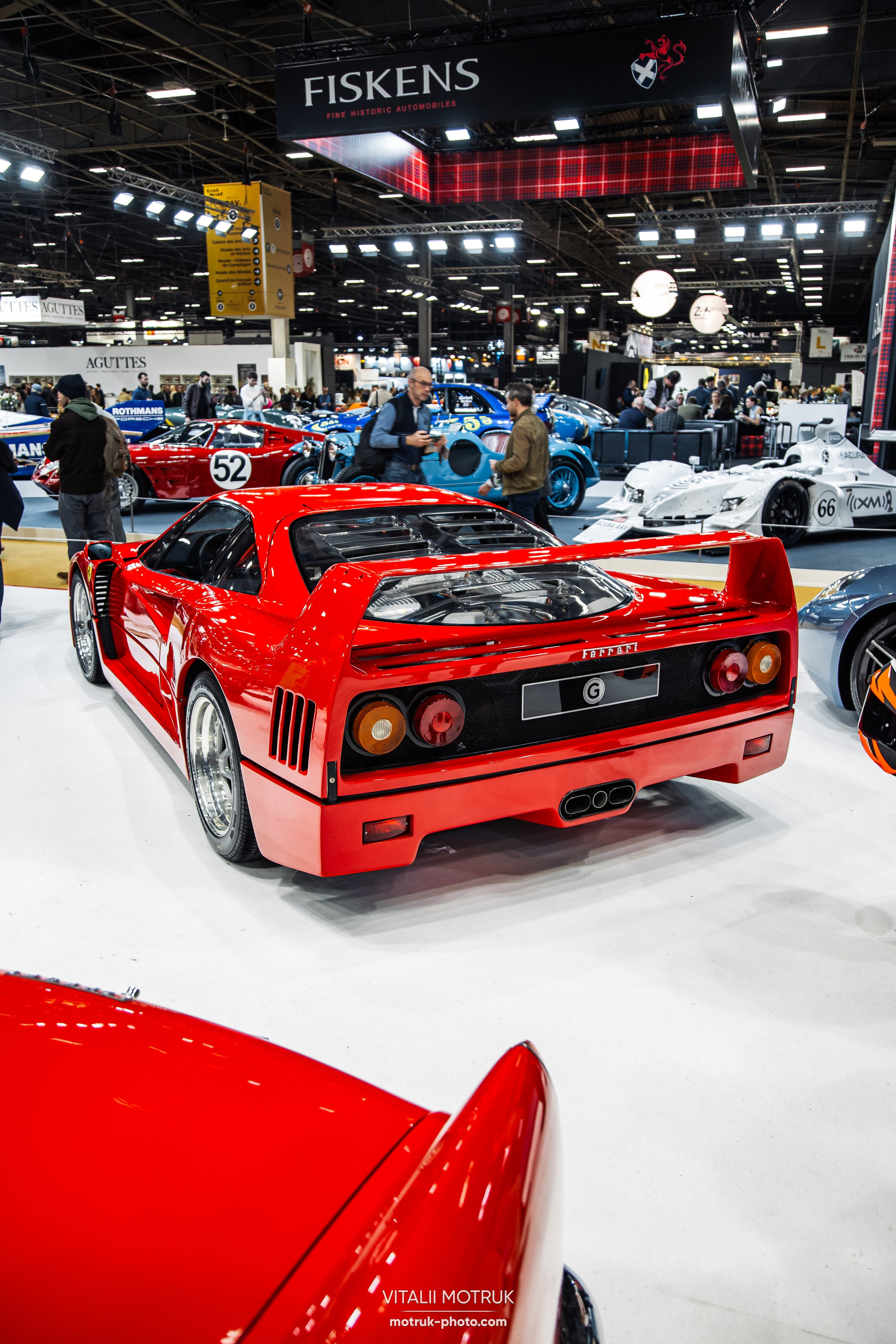 Retromobile 2023. Photographe de voitures à Paris — Vitalii Motruk