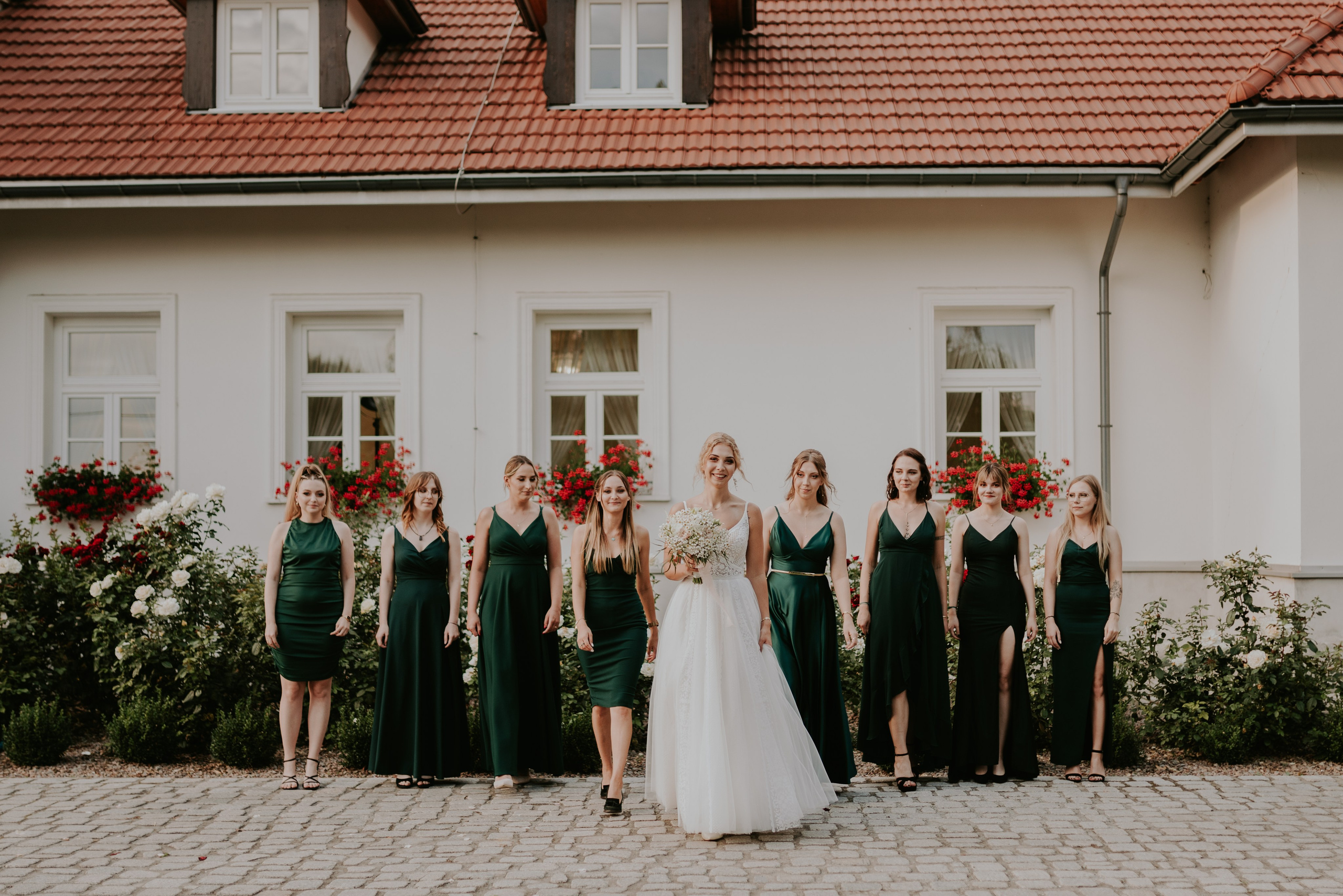 Dwór Wierzbno: plenerowy ślub pod wierzbą. Karkowskafoto - fotografia miłości