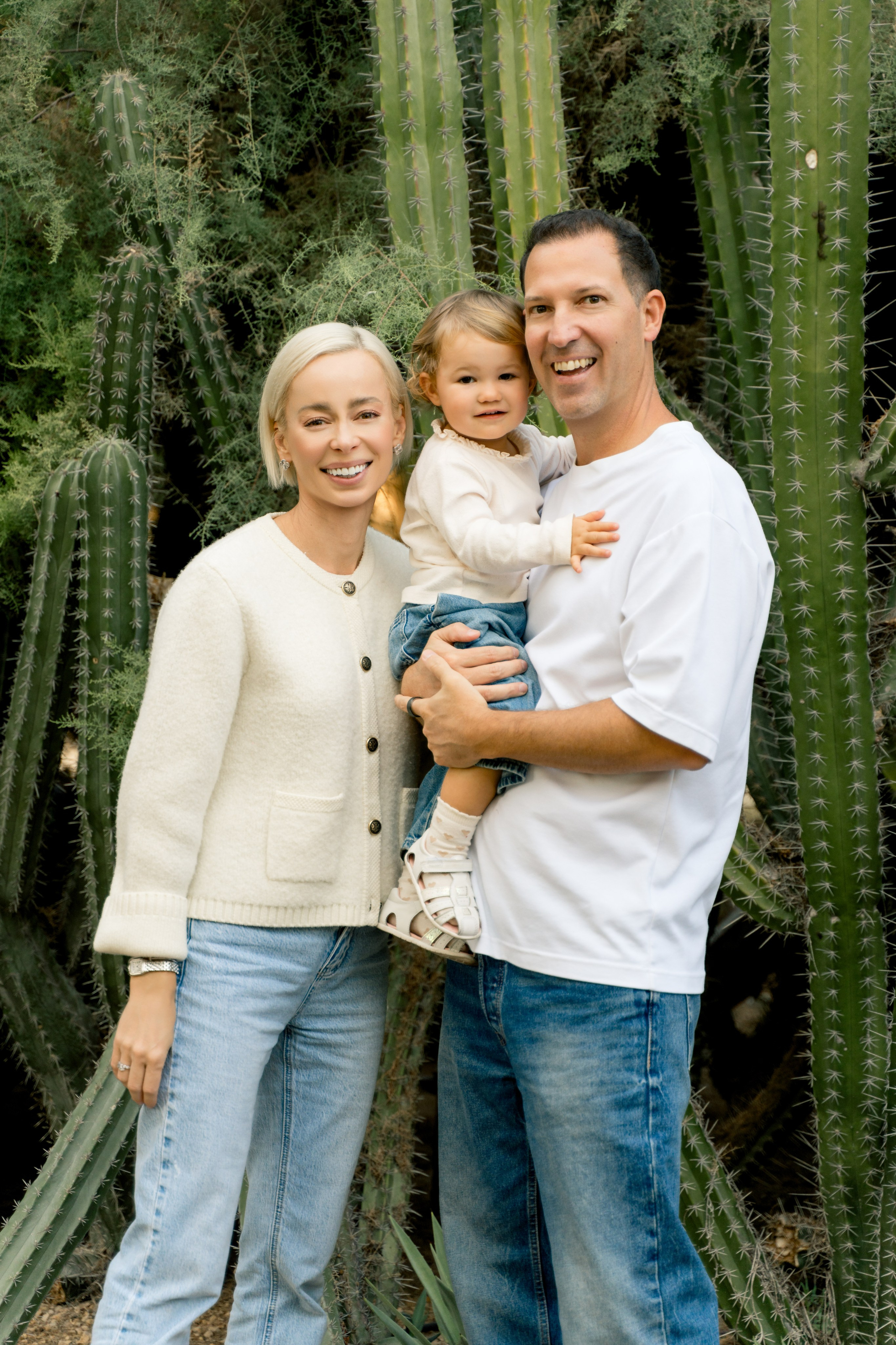 Family photography session in Abu Dhabi park