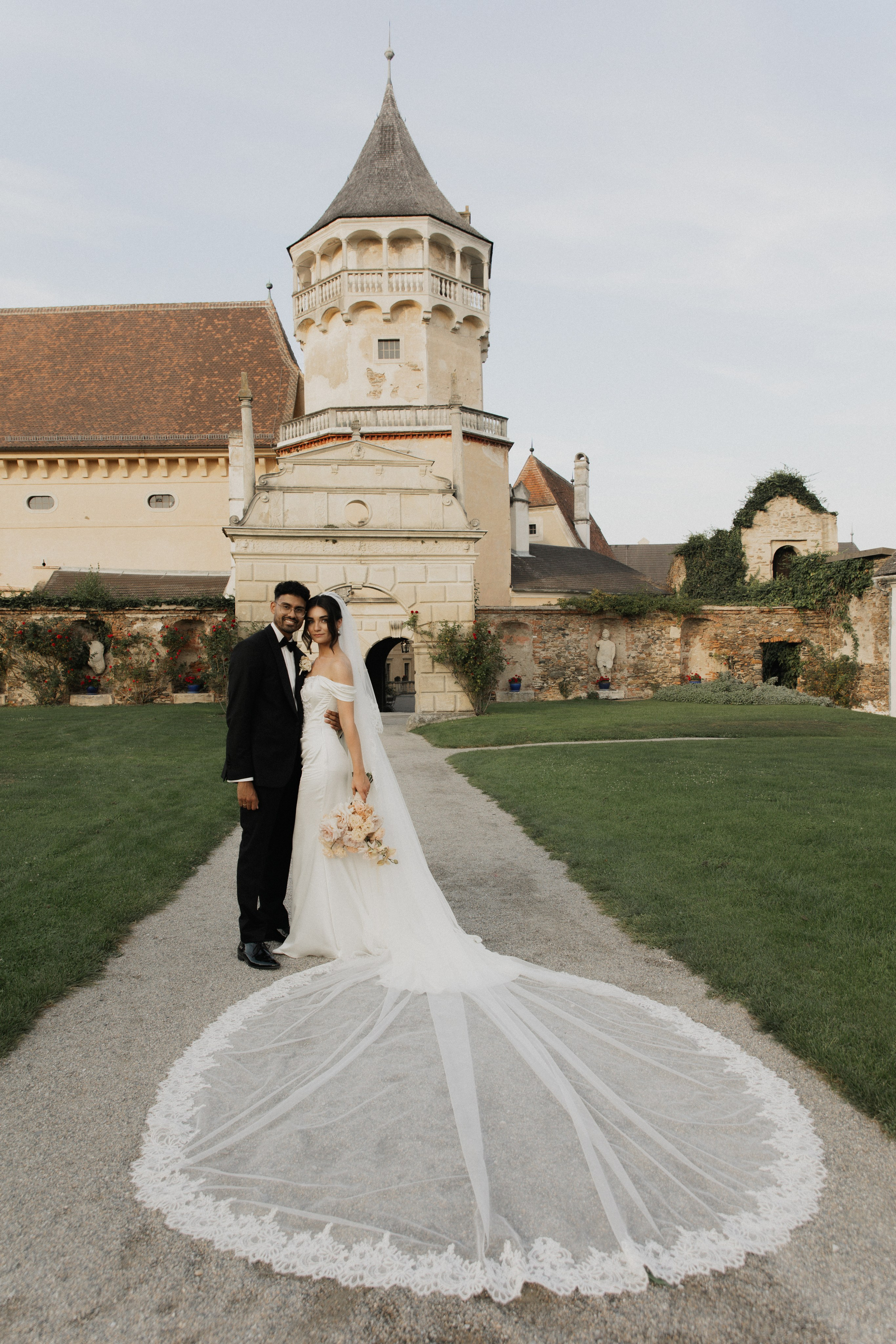 Elegant Castle Wedding in Austria | Alwin & Ruth’s Fairytale Celebration. Wedding photographer and videographer based in Timisoara, Romania