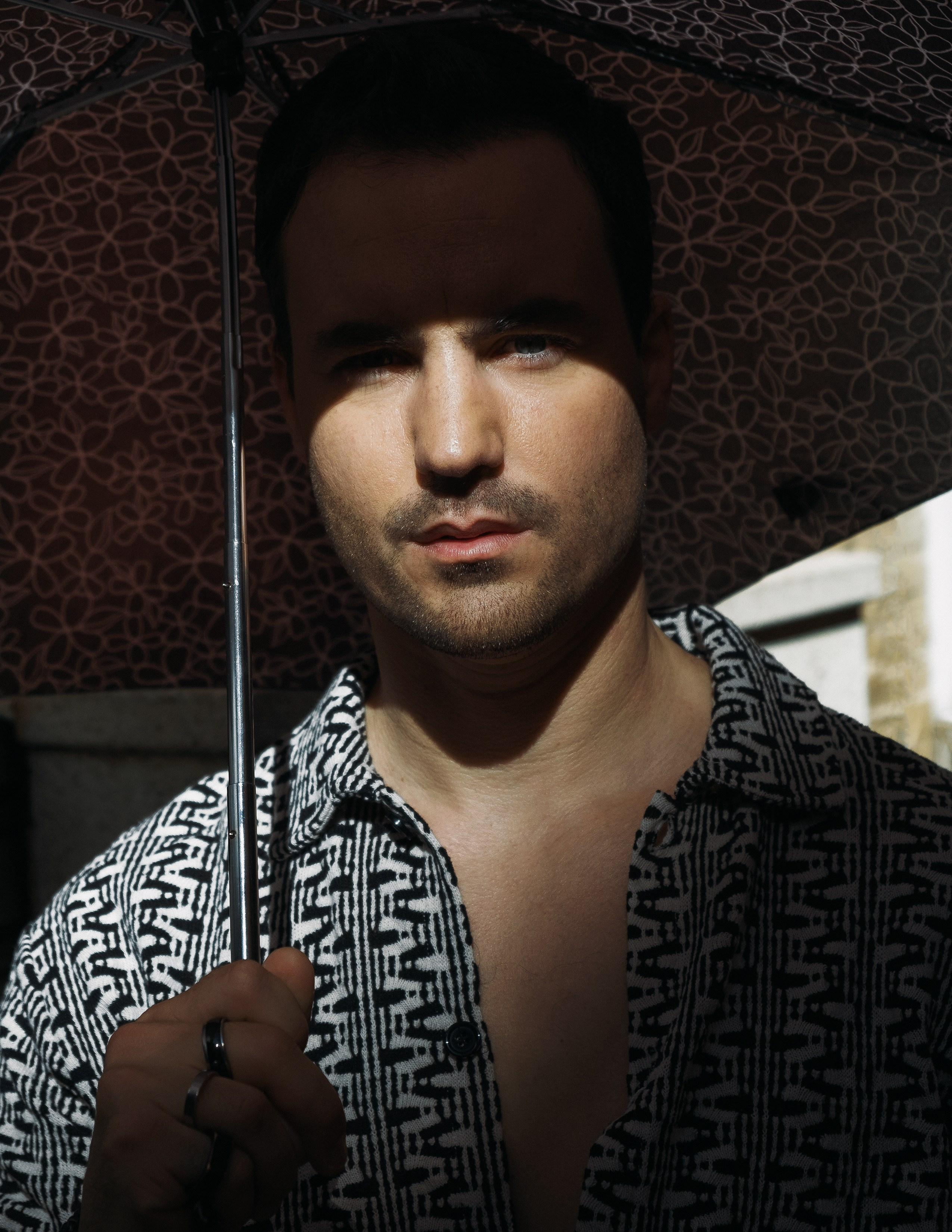 Эффектная фэшн-фотосессия для актера в старом городе Ориуэла — Портретный фотограф в Испании