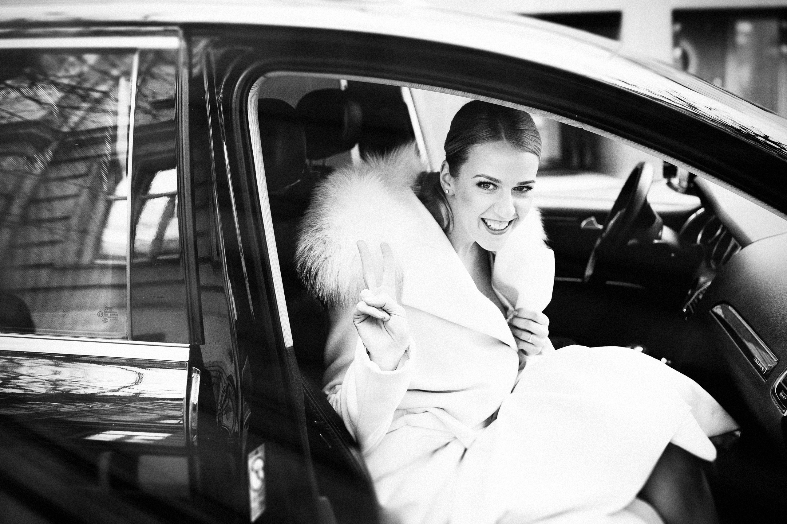 Vestuvių fotosesija, ceremonija, Vestuvių pasiruošimo fotografavimas. Vestuvių fotografas Vilnius Trakai kaina vestuvių fotografavimas fotografė personal.lt photogrpahy kainos jaunoji jaunikis nuotaka santuoka vestuvės, profesionali natūrali meninė reportažinė klasikinė fotosesija, vestuvių fotosesija gamtoje dvare