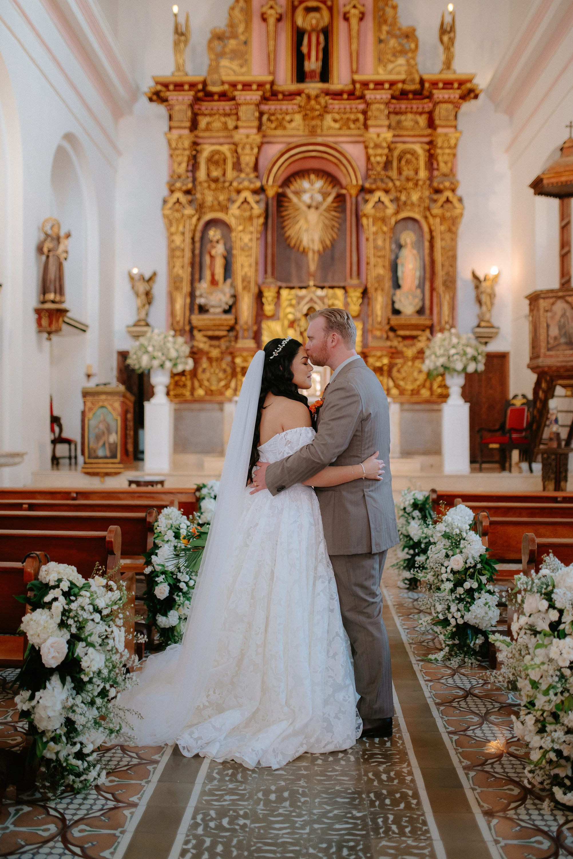 Cindy + Garrett | Destination Wedding Photos in Cartagena 2025 – César Vanegas Photography. César Vanegas Photography | Wedding & Travel Photographer | Cartagena, Colombia