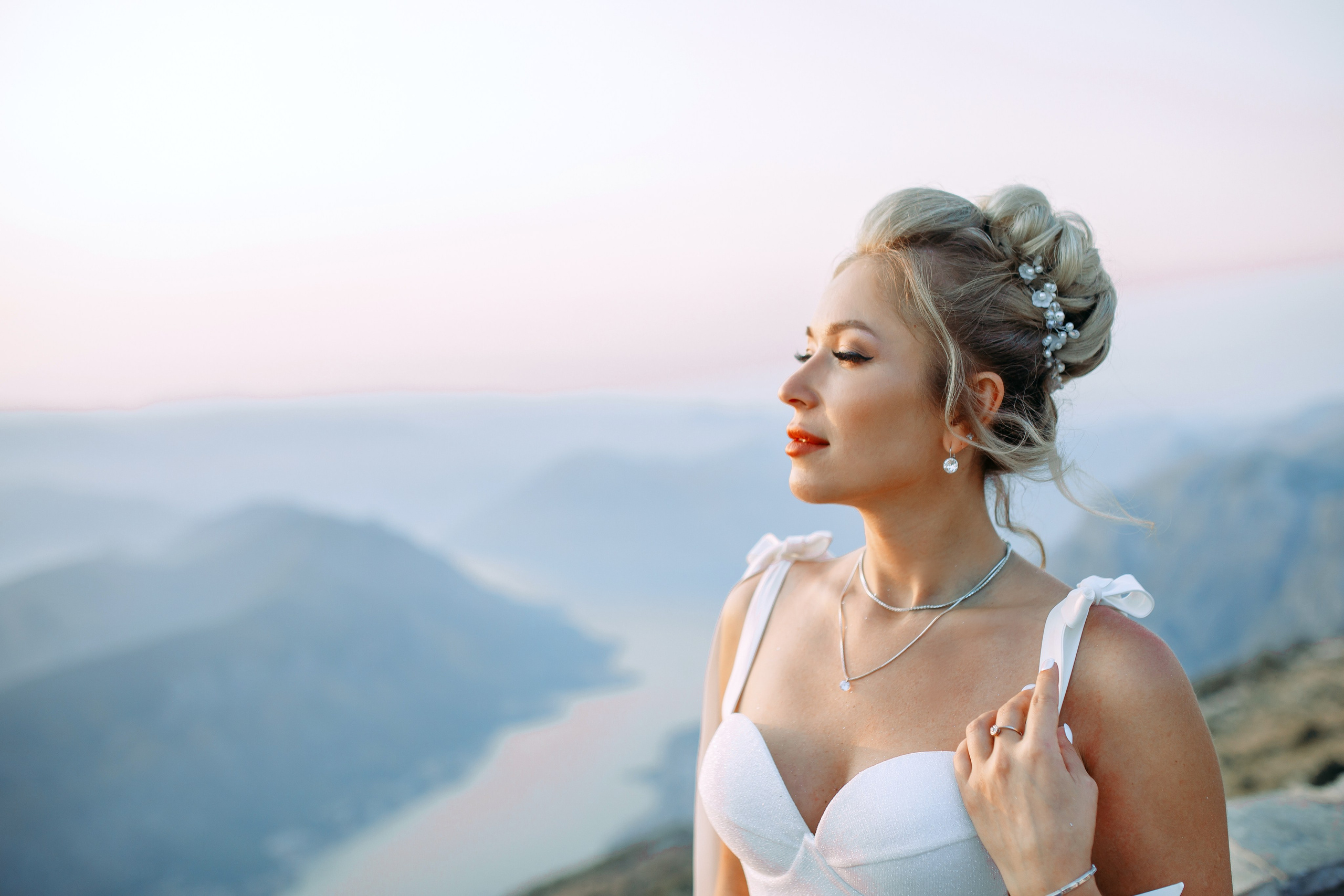 Wedding makeup artist hairdresser in Montenegro. Makeup artist and hairdresser in Montenegro Nadia Lia