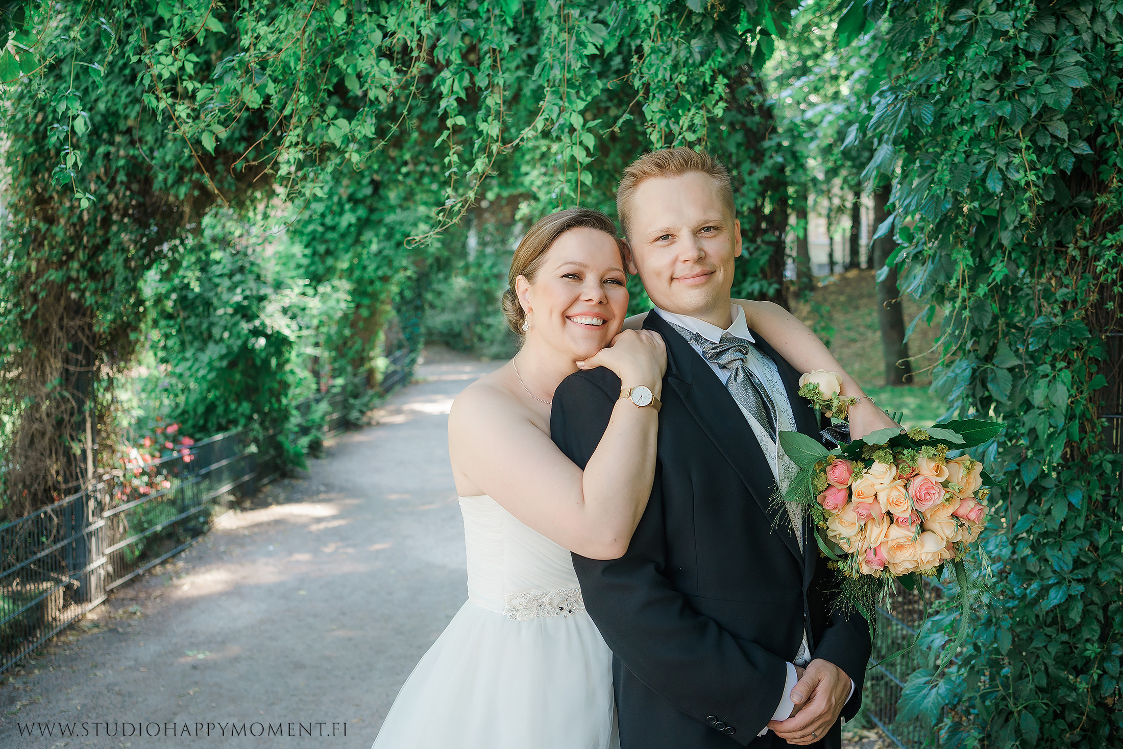 Kesähäät Käpylän työväentalo, hääkuvaus Helsinki