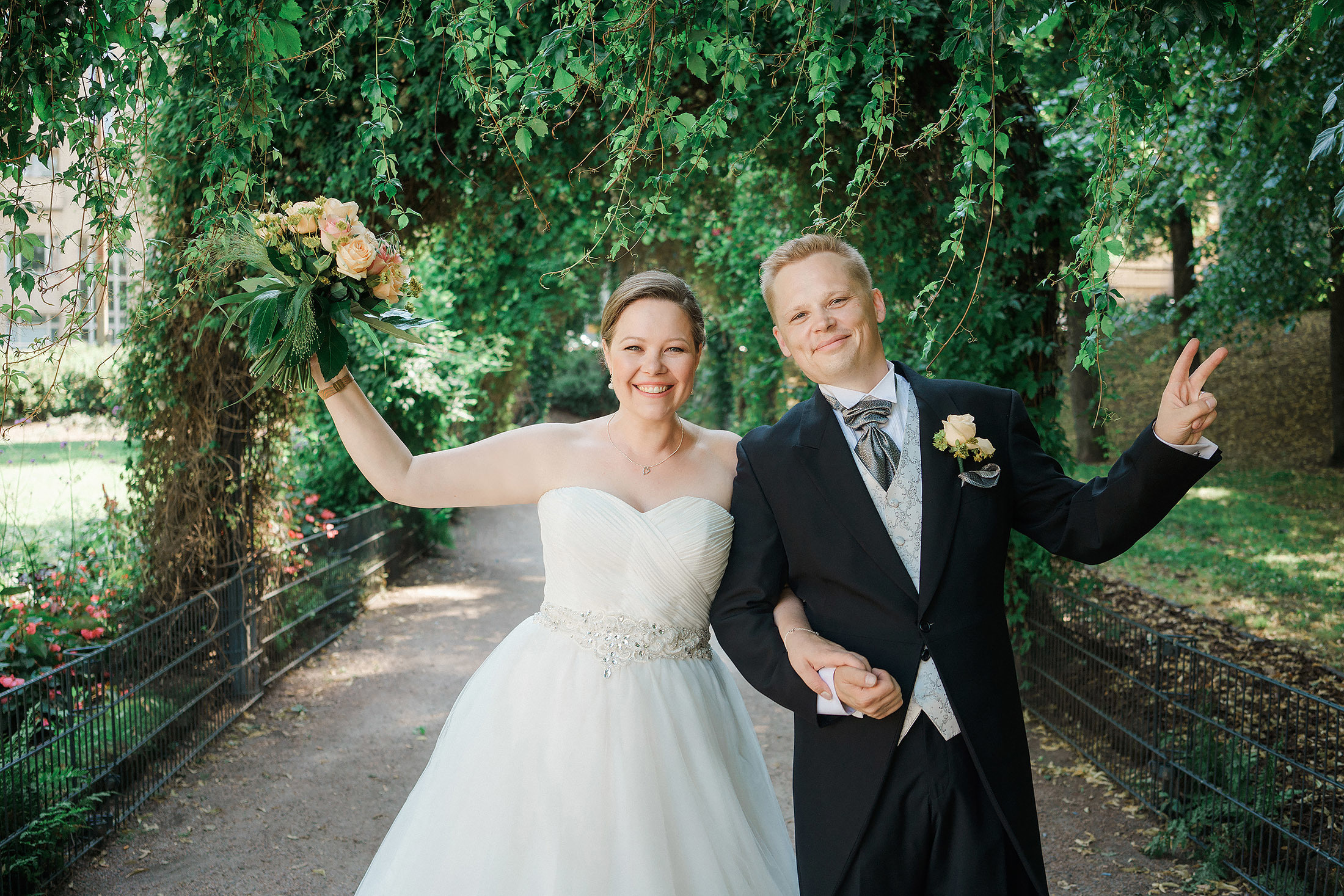 Kesähäät Käpylän työväentalo, hääkuvaus Helsinki