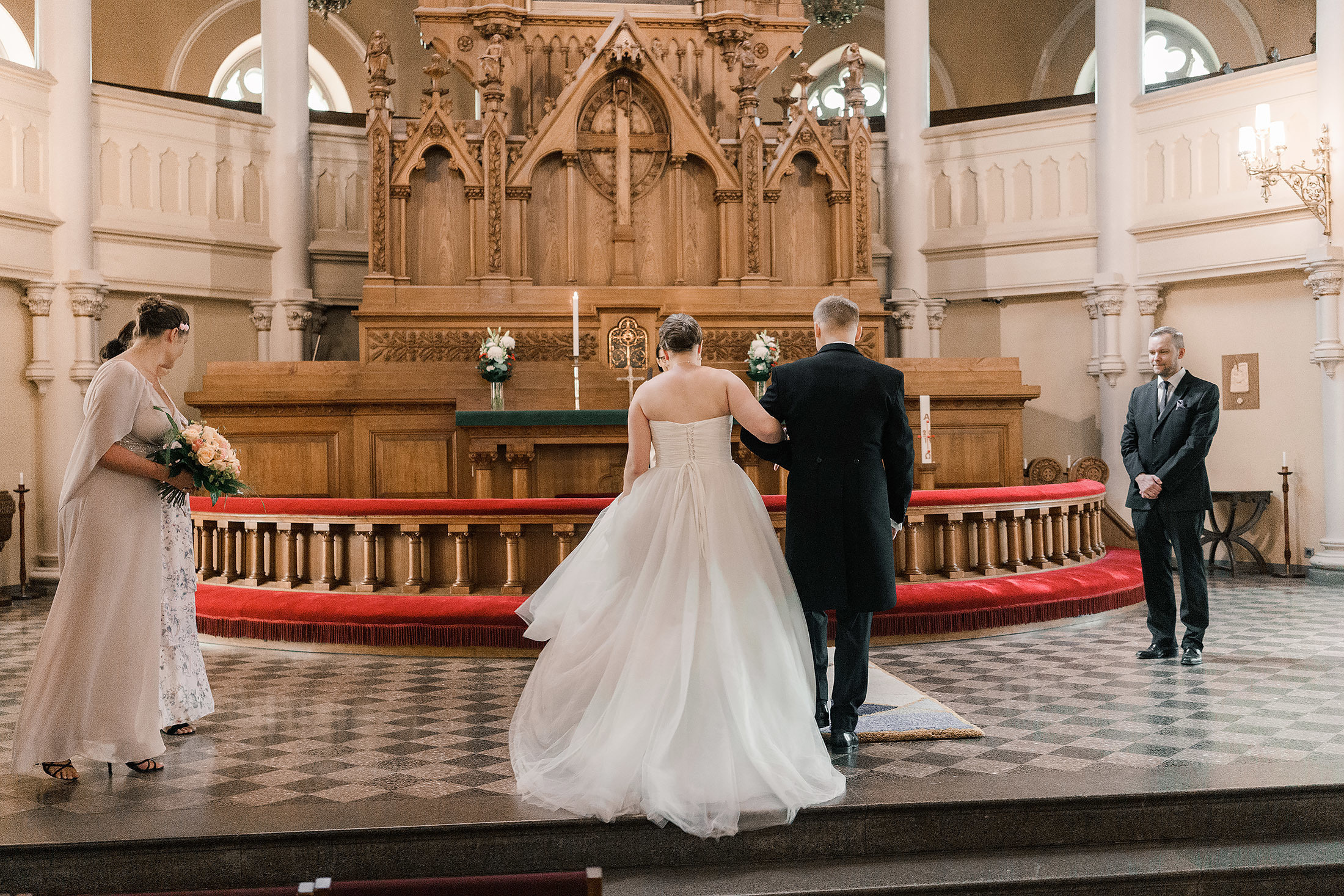 Kesähäät Käpylän työväentalo, hääkuvaus Helsinki