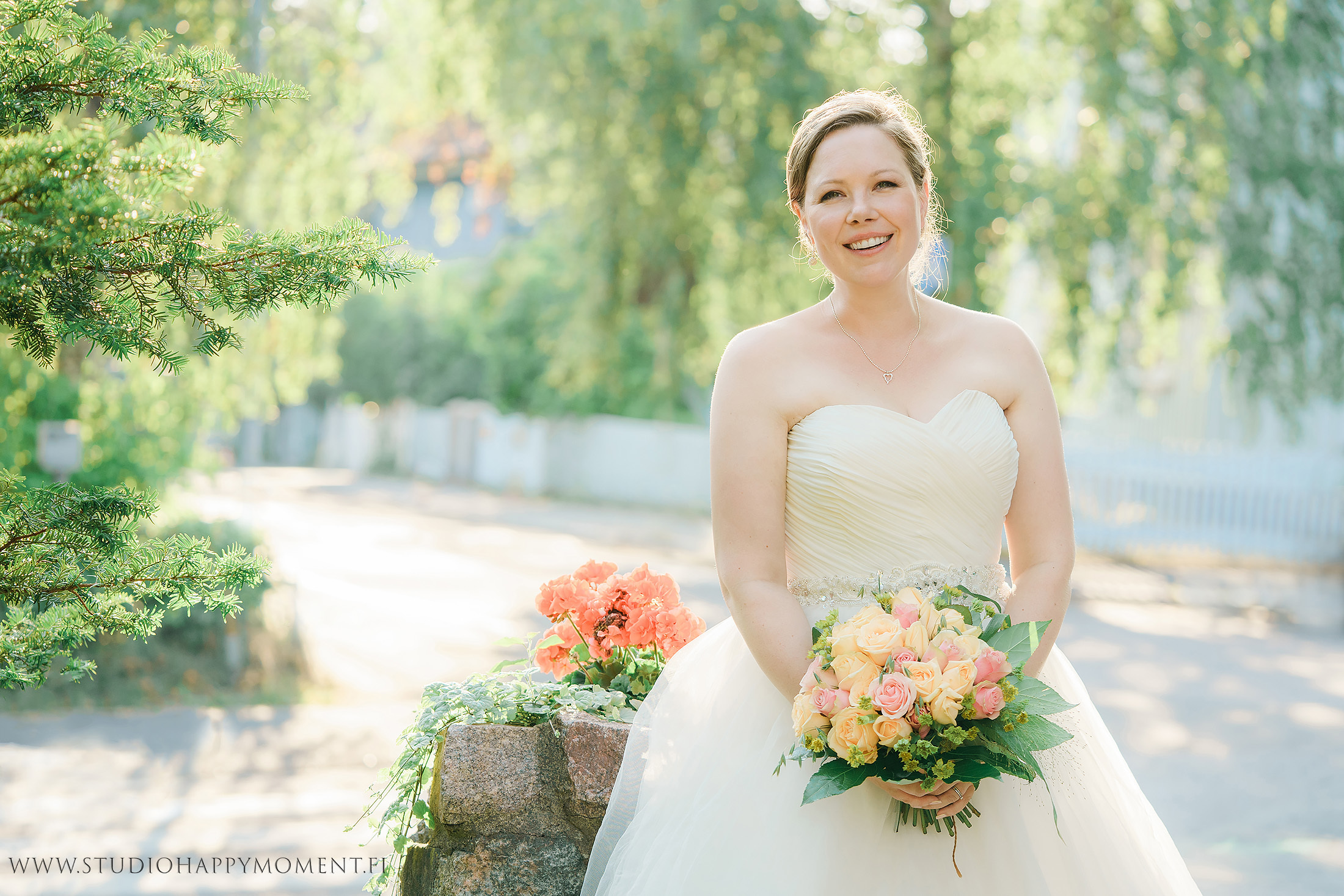 Kesähäät Käpylän työväentalo, hääkuvaus Helsinki