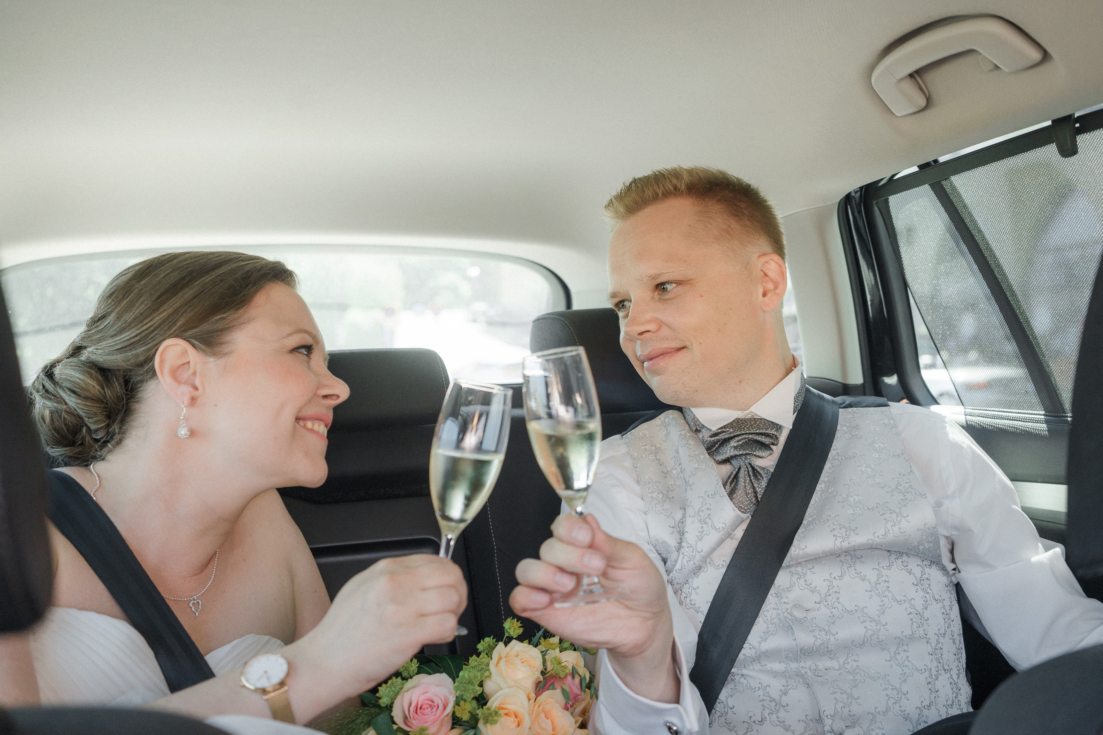 Kesähäät Käpylän työväentalo, hääkuvaus Helsinki