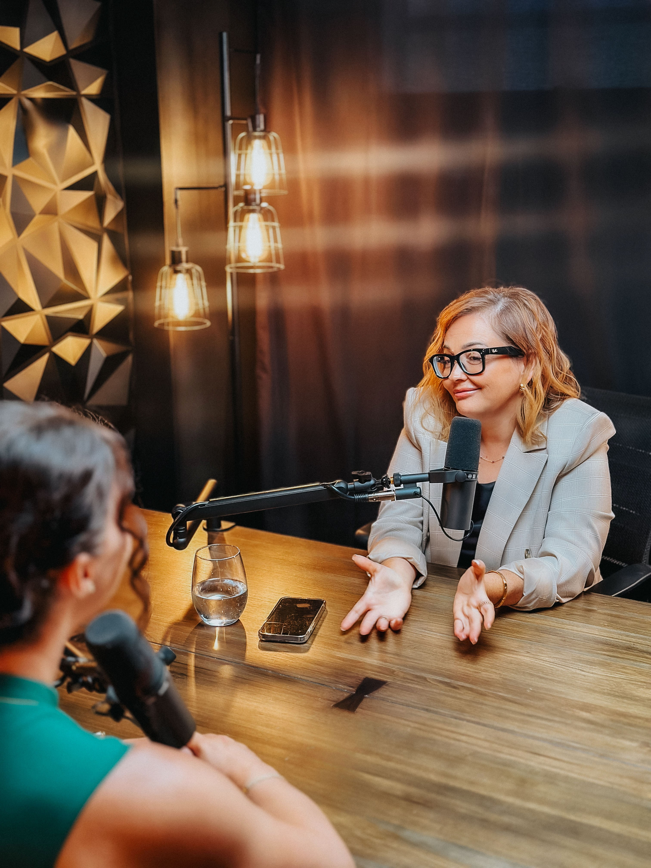 Ирина Недялькова: Фотограф, Тик Ток Коуч, мама блогера. Как мечты ст. НА VIBE УСПЕХА — Блог об экстраординарных людях с Кристиной Самофал