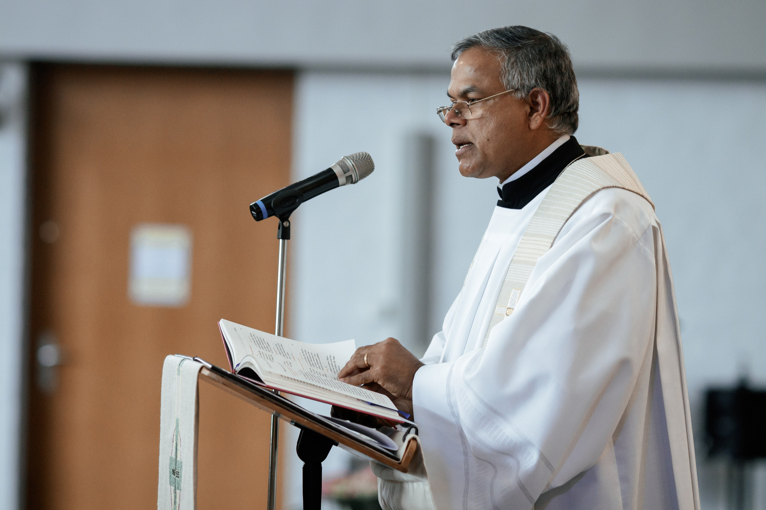 Kirchliche Hochzeit in Herborn. Fotograf NRW aus Wickede Ruhr, Milla Kunst