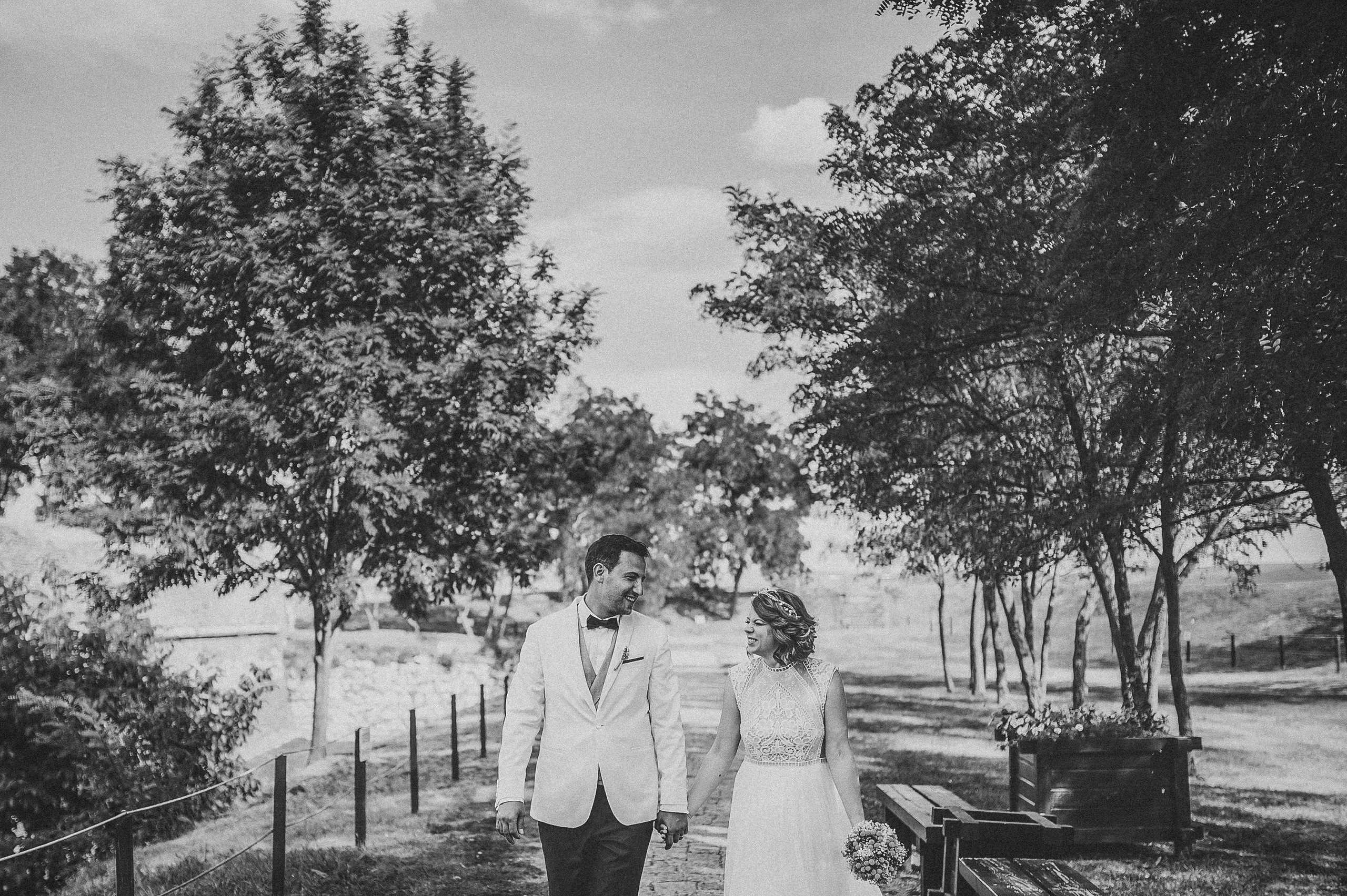 Alina și Ionuț | Fotografii Alb-Negru în Alba Iulia | Alex Vasilie. Alex Vasilie | Fotograf de Nuntă, Botez și Portret | Cluj-Napoca