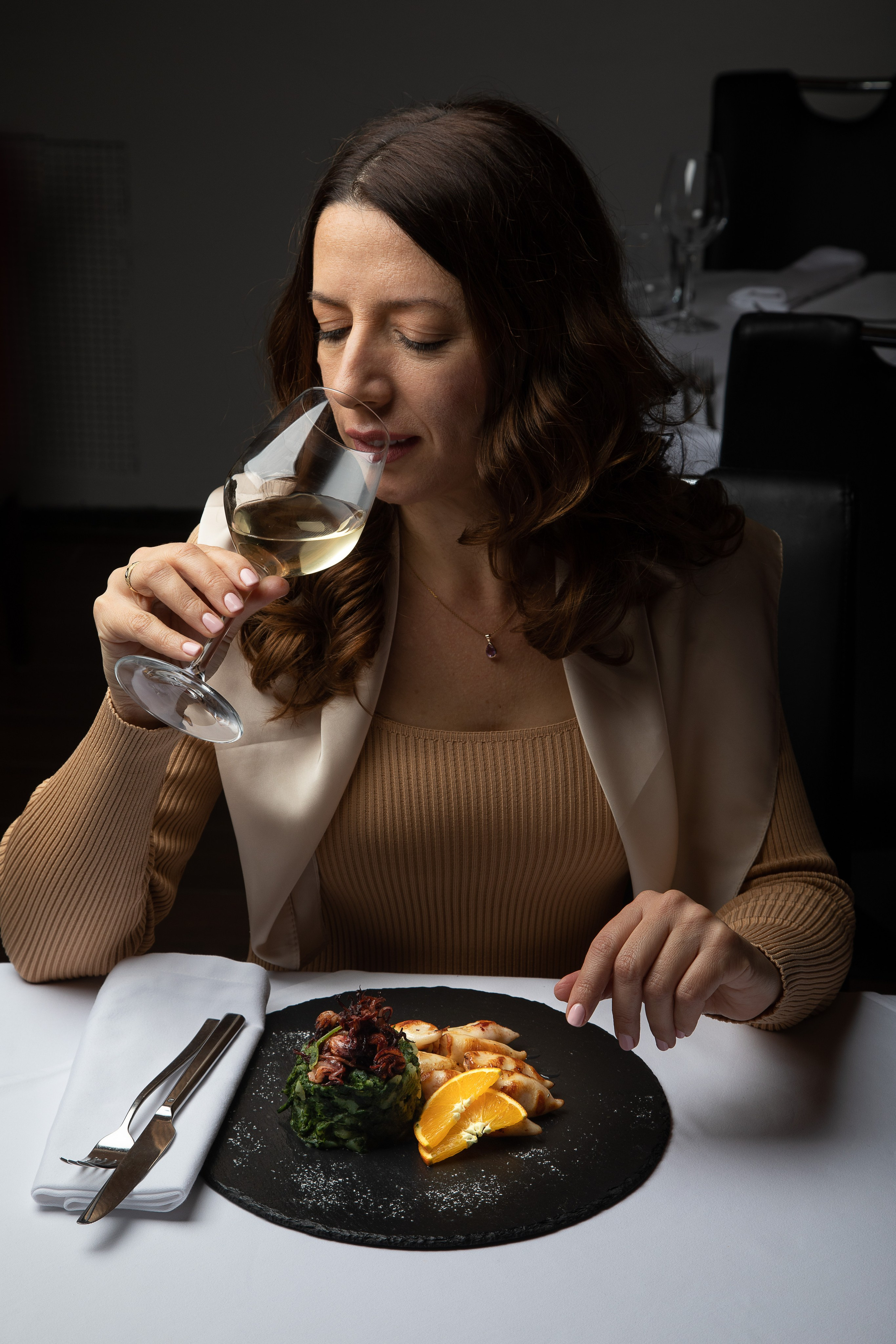 Fotografiranje Interierja. Fotografinja in videografinja Mariia Bortiakova iz Slovenije: fotografiranje dogodkov, portretov in snemanje videov po vsej Sloveniji