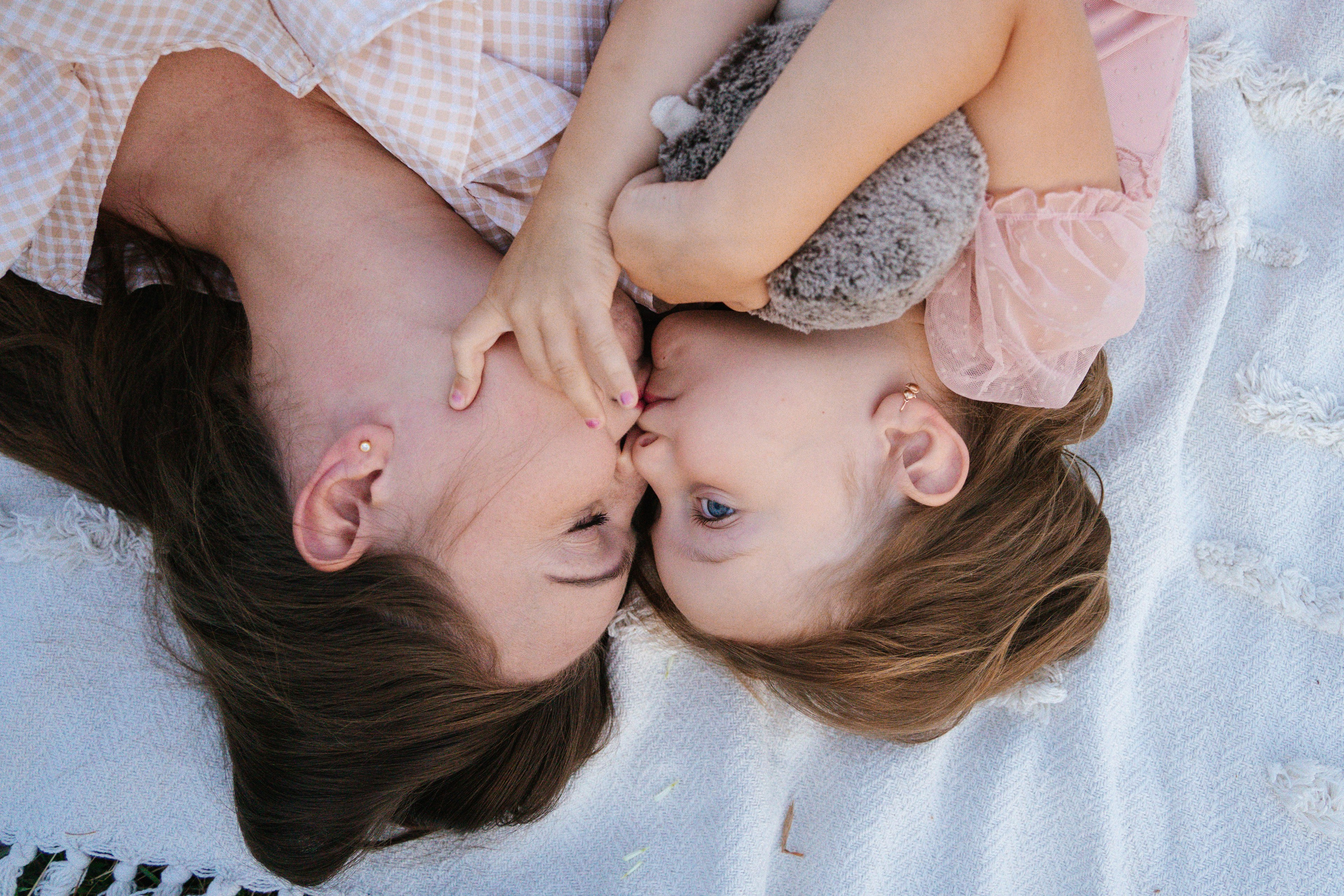 Těhotenství / Newborn. Jana Holubová | Wedding, Couple & Family Photographer in Prague
