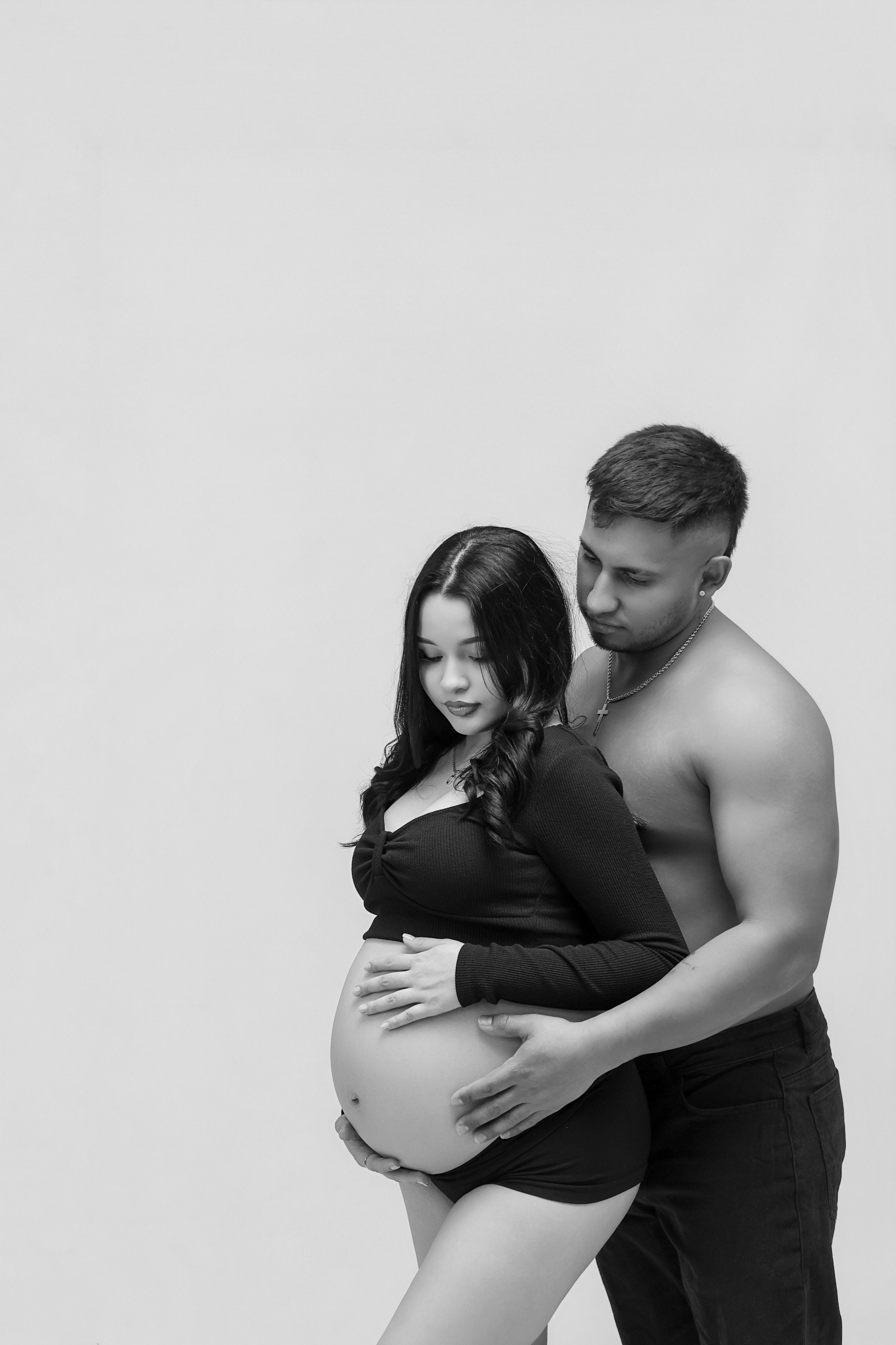 Nueva Sesión Embarazo En Estudio. Fotografía de Eventos, Embarazo y Familiar en Pirineos