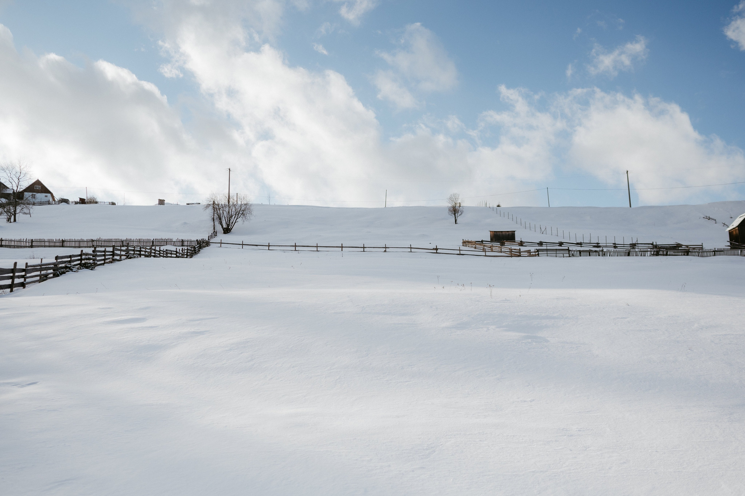 Ședință Foto de Familie la Munte – Fotografii de Iarnă în Lupcina. Valentin Melen - fotograf de nunta 🤍