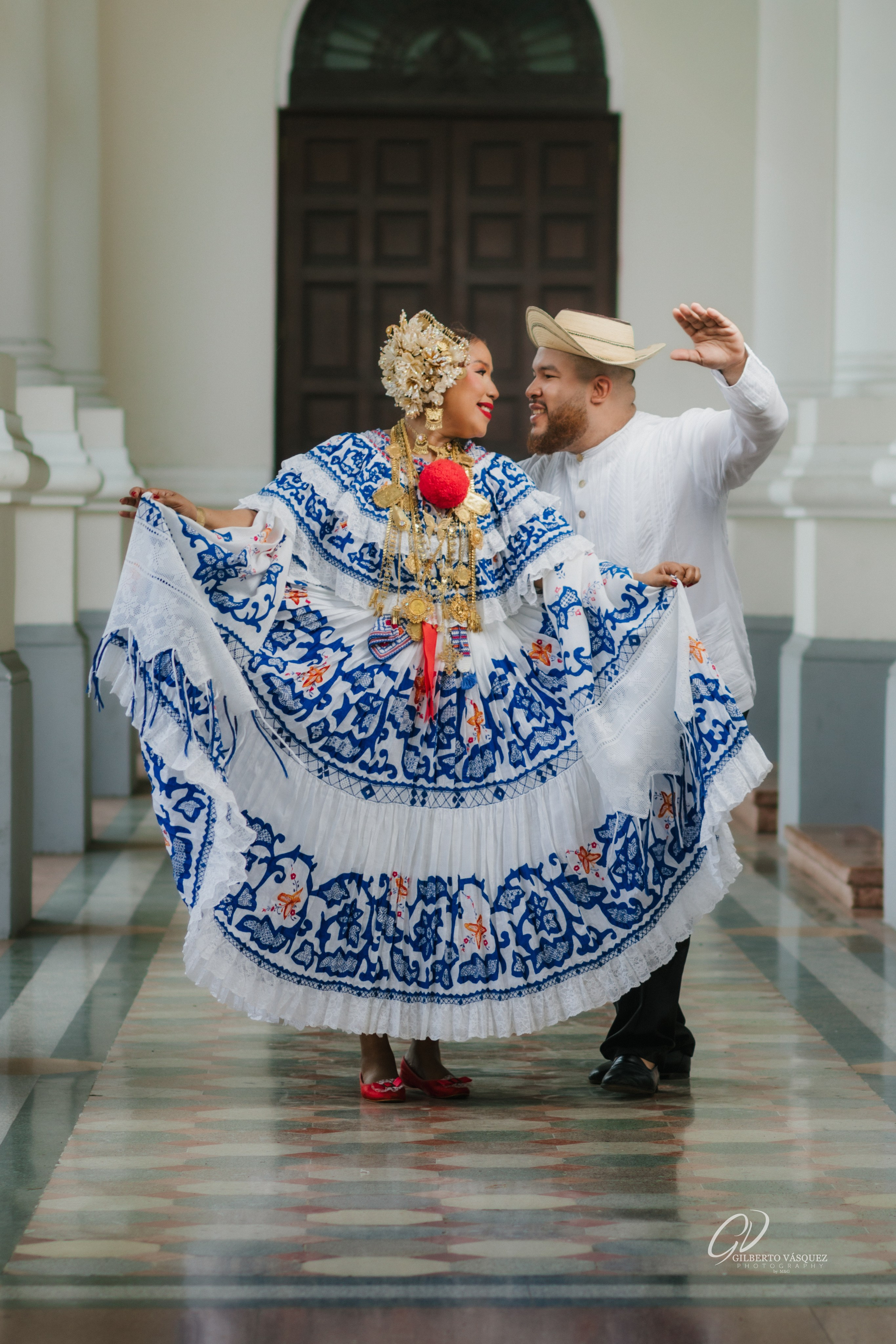 Sesión de fotos con pollera en Panamá · GVPhoto