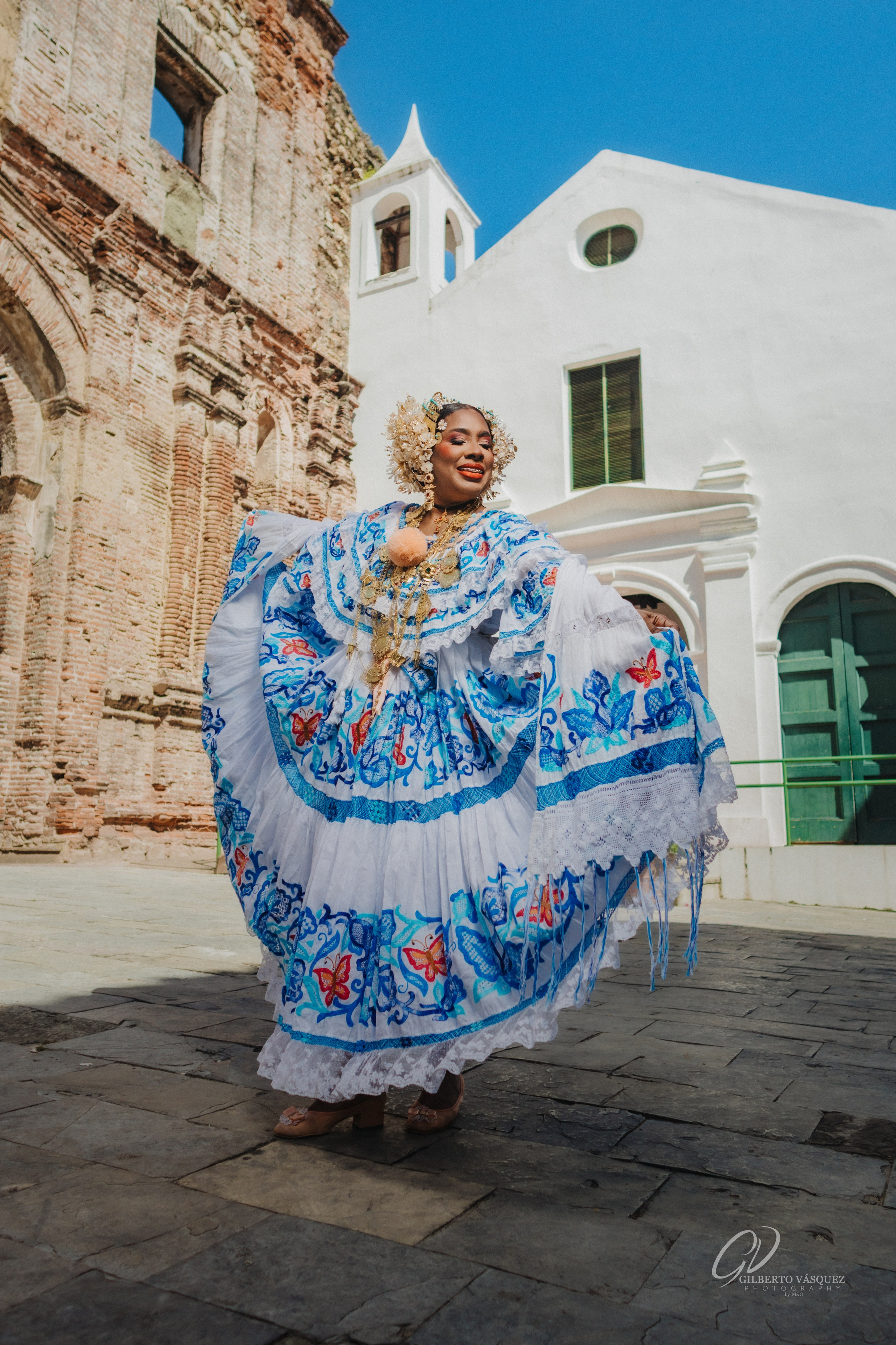 Sesión de fotos con pollera en Panamá · GVPhoto