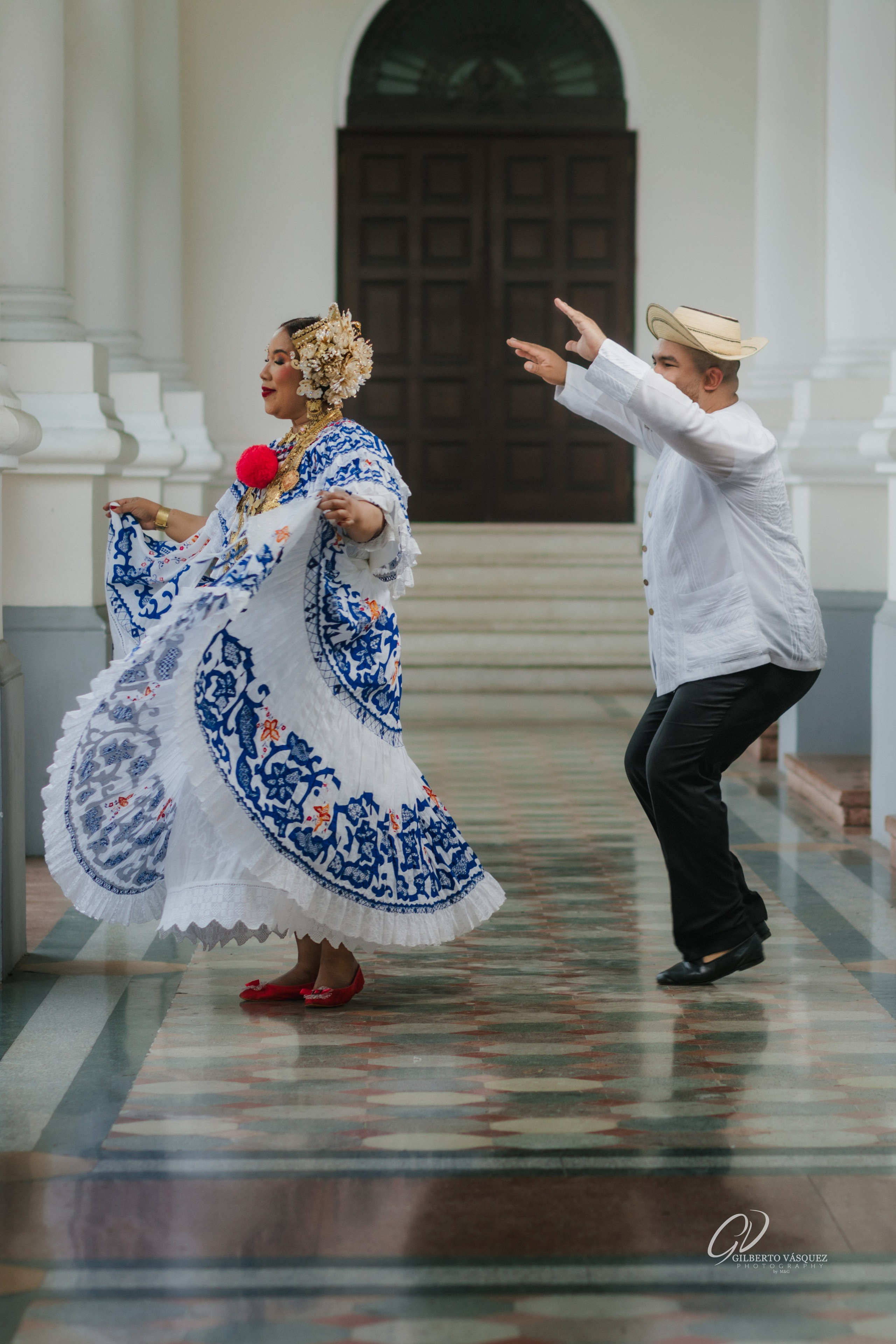 Sesión de fotos con pollera en Panamá · GVPhoto