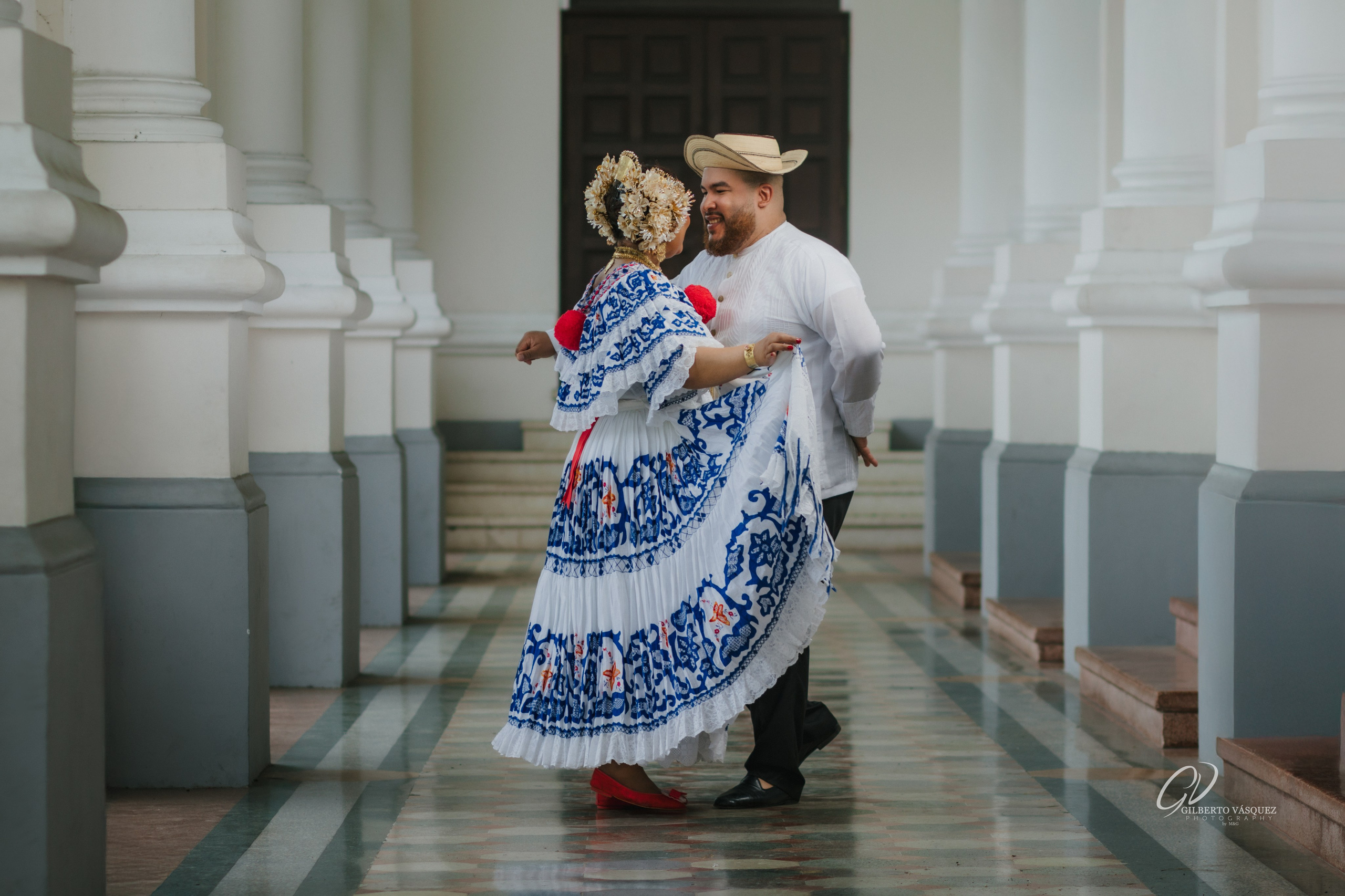 Sesión de fotos con pollera en Panamá · GVPhoto