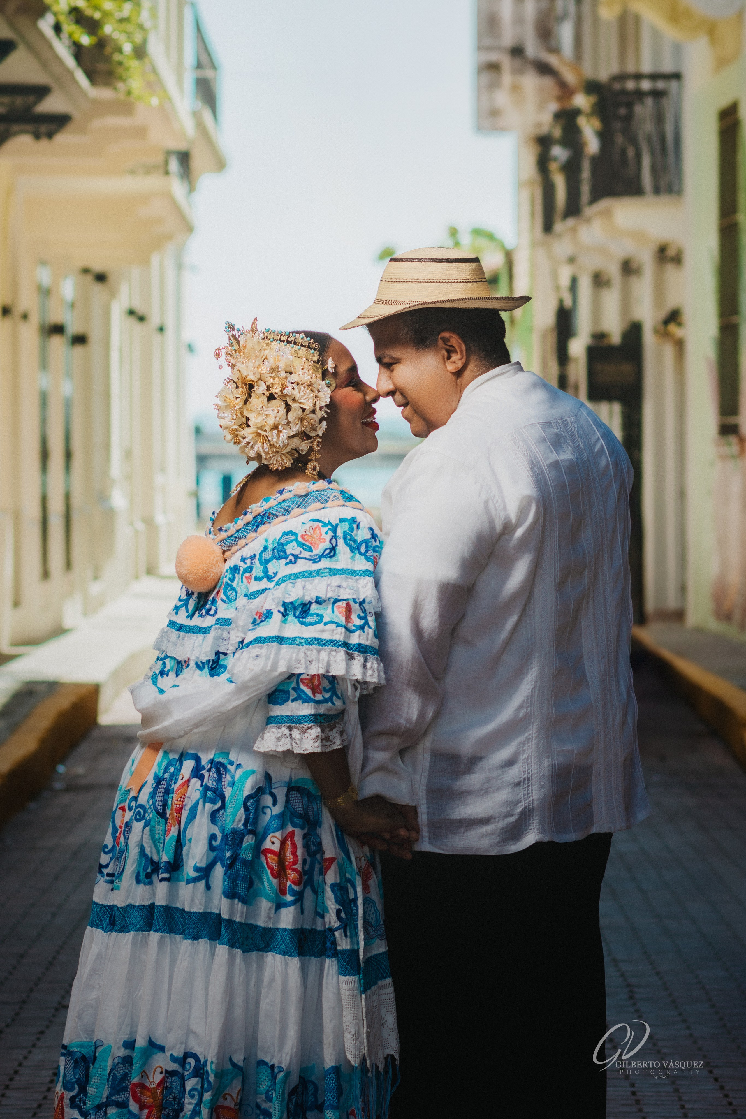 Sesión de fotos con pollera en Panamá · GVPhoto