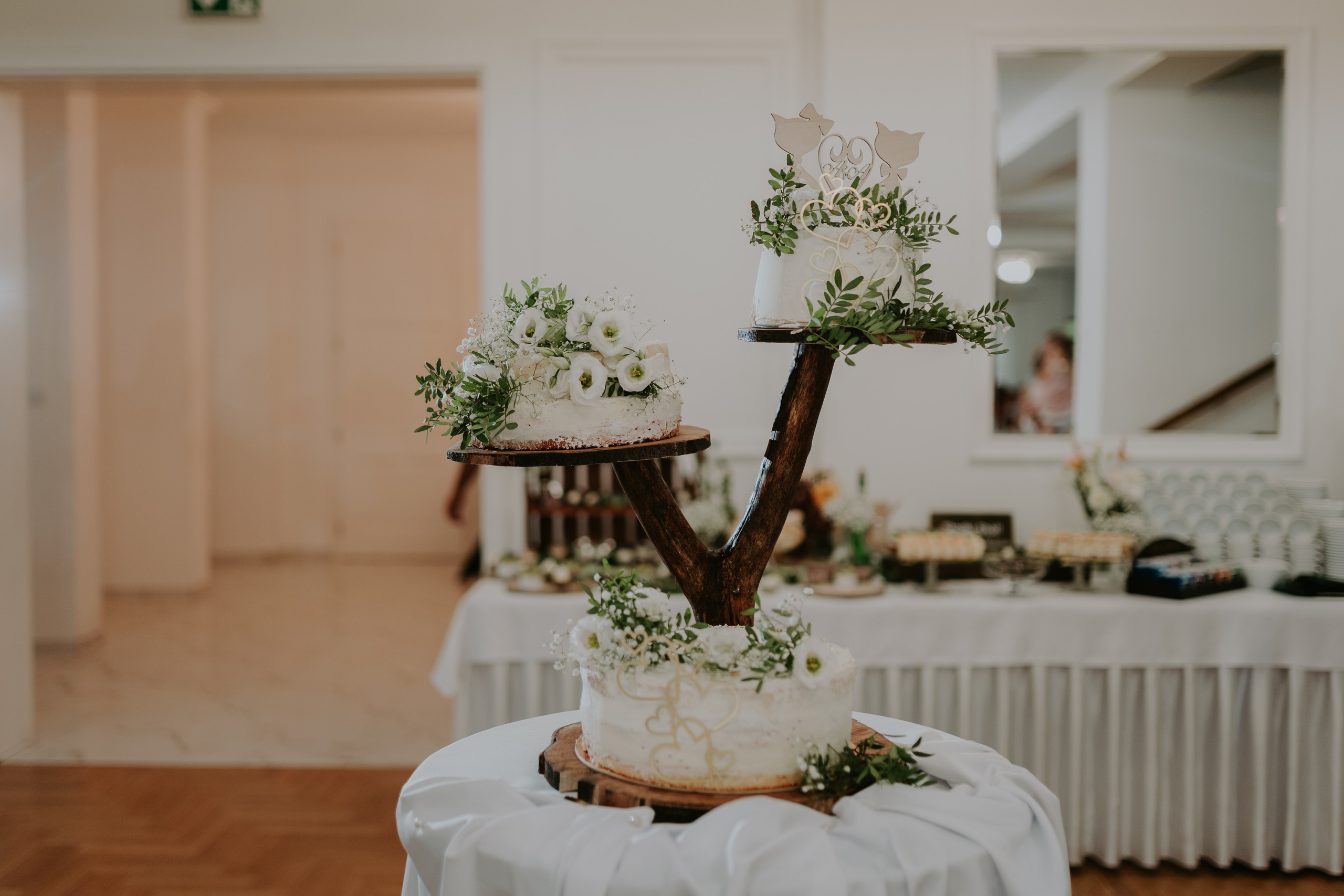 Dwór Wierzbno: plenerowy ślub pod wierzbą. Karkowskafoto - fotografia miłości