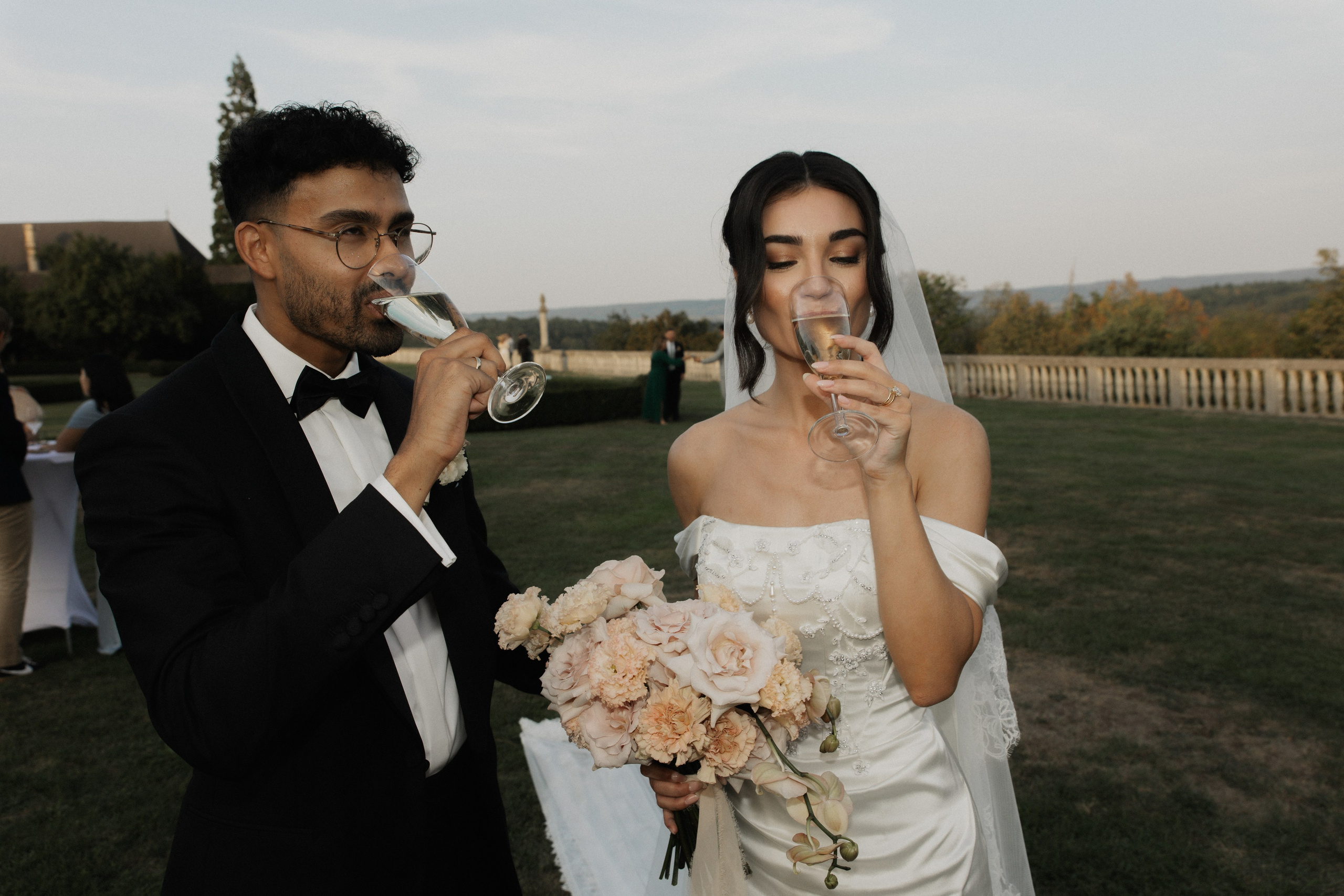 Elegant Castle Wedding in Austria | Alwin & Ruth’s Fairytale Celebration. Wedding photographer and videographer based in Timisoara, Romania