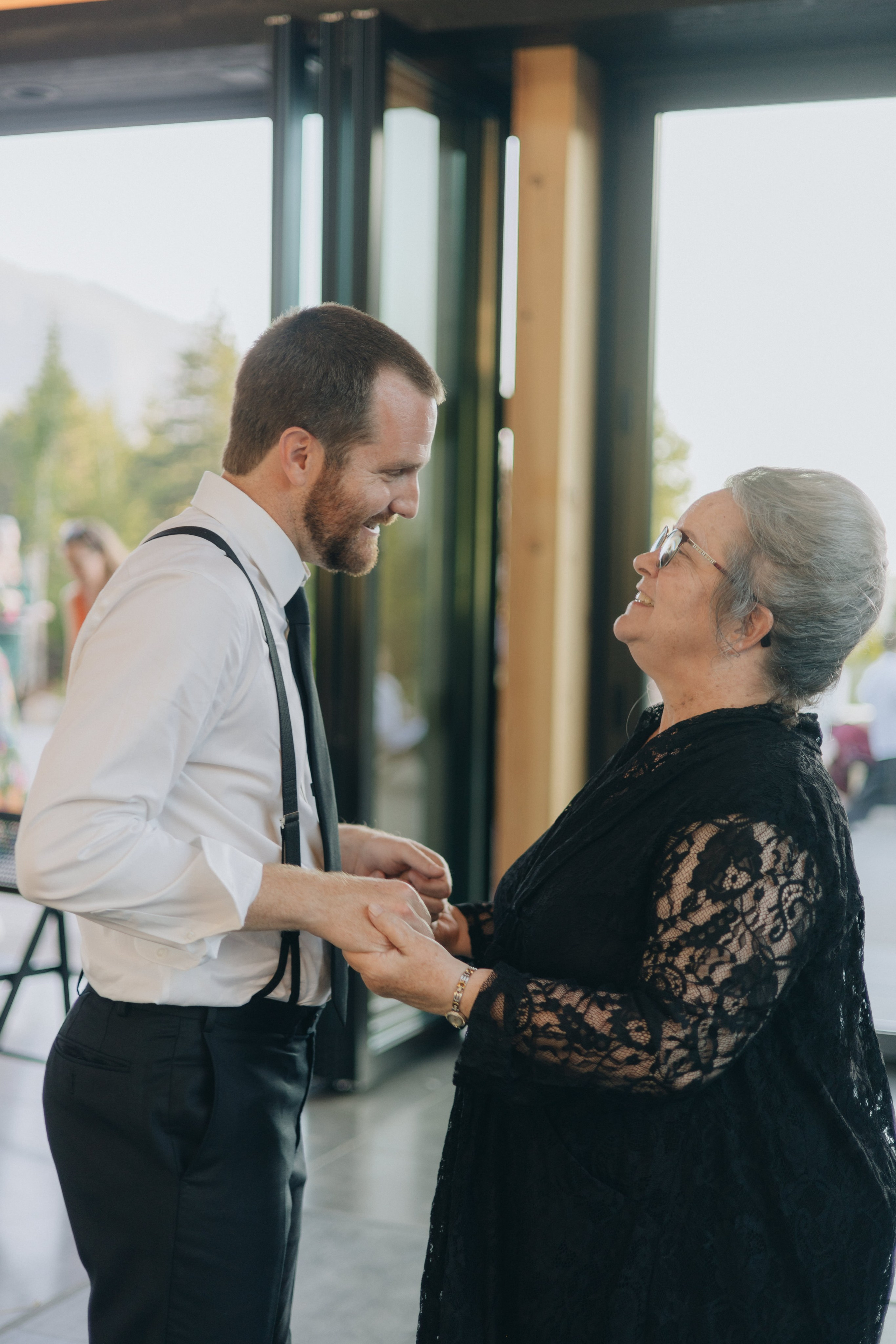 Wedding Shelby & Riley | Columbia River Gorge, WA | Georgy Shishkin Photography Photography. Portland Wedding Photographer | Authentic PNW Love Stories