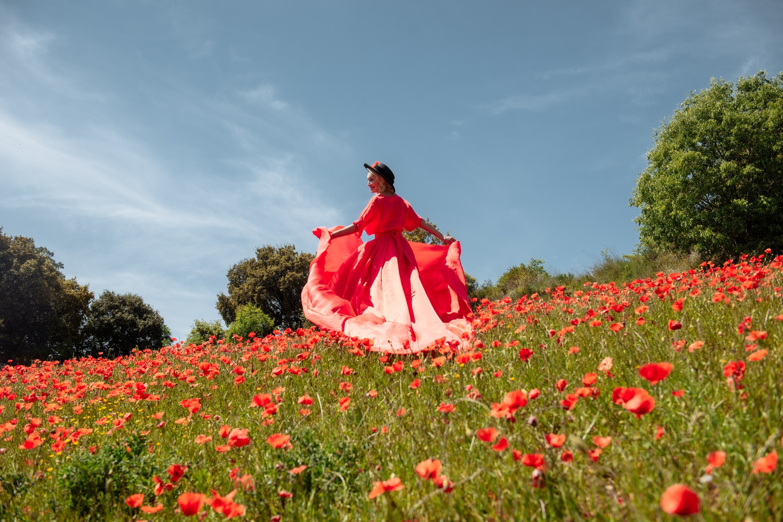 Olga Campos flores rojos. Фотограф Екатерина Гасанова — фотосессии в Барселоне