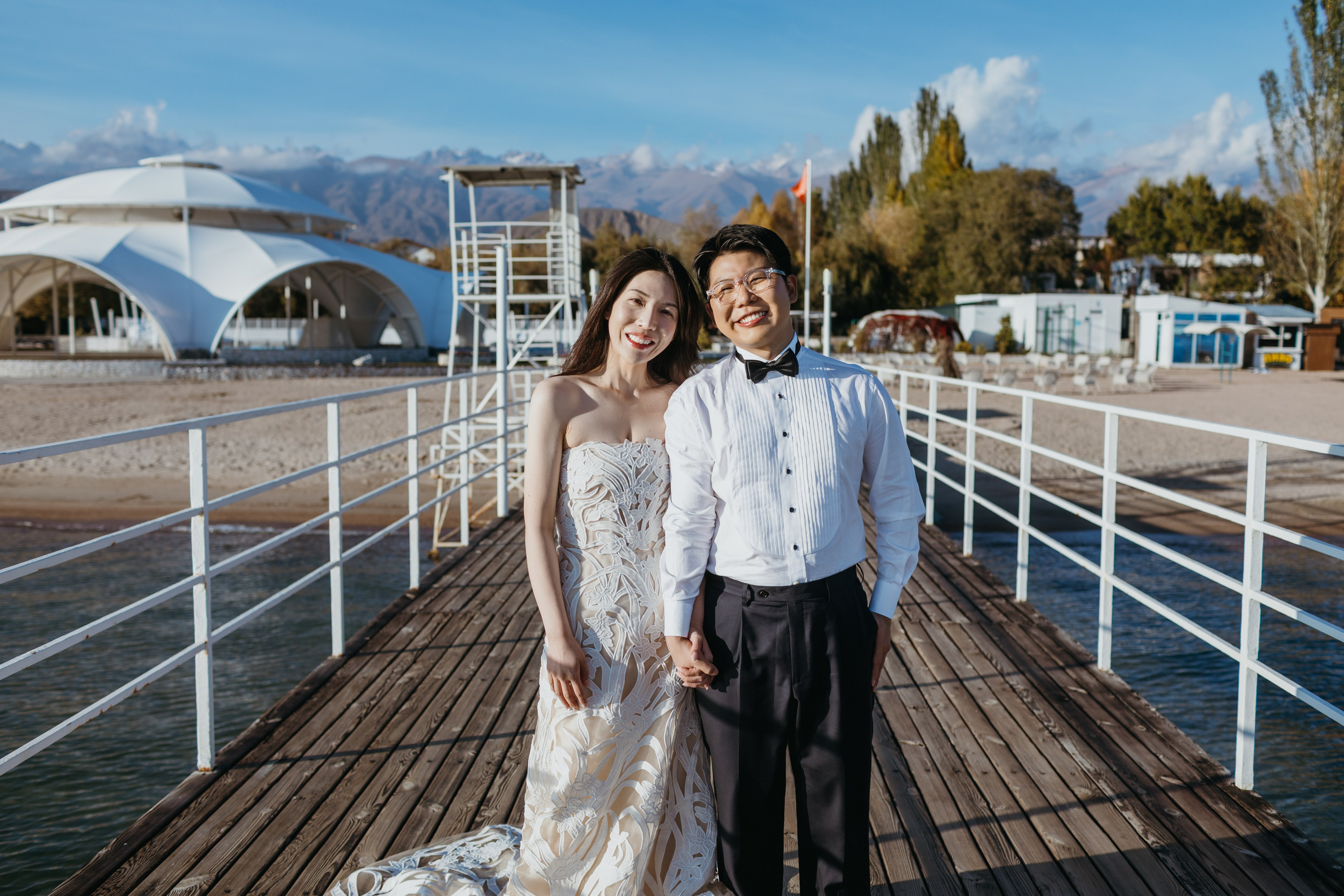 Чесан и Лиса (South Korea) — свадебная фотосессия на Иссык-Куле, пансионат “Каприз” | Chisun & Lisa — Issyk-Kul Lake wedding photos, Capriz. Фотограф в Бишкеке Оксана Шувалова