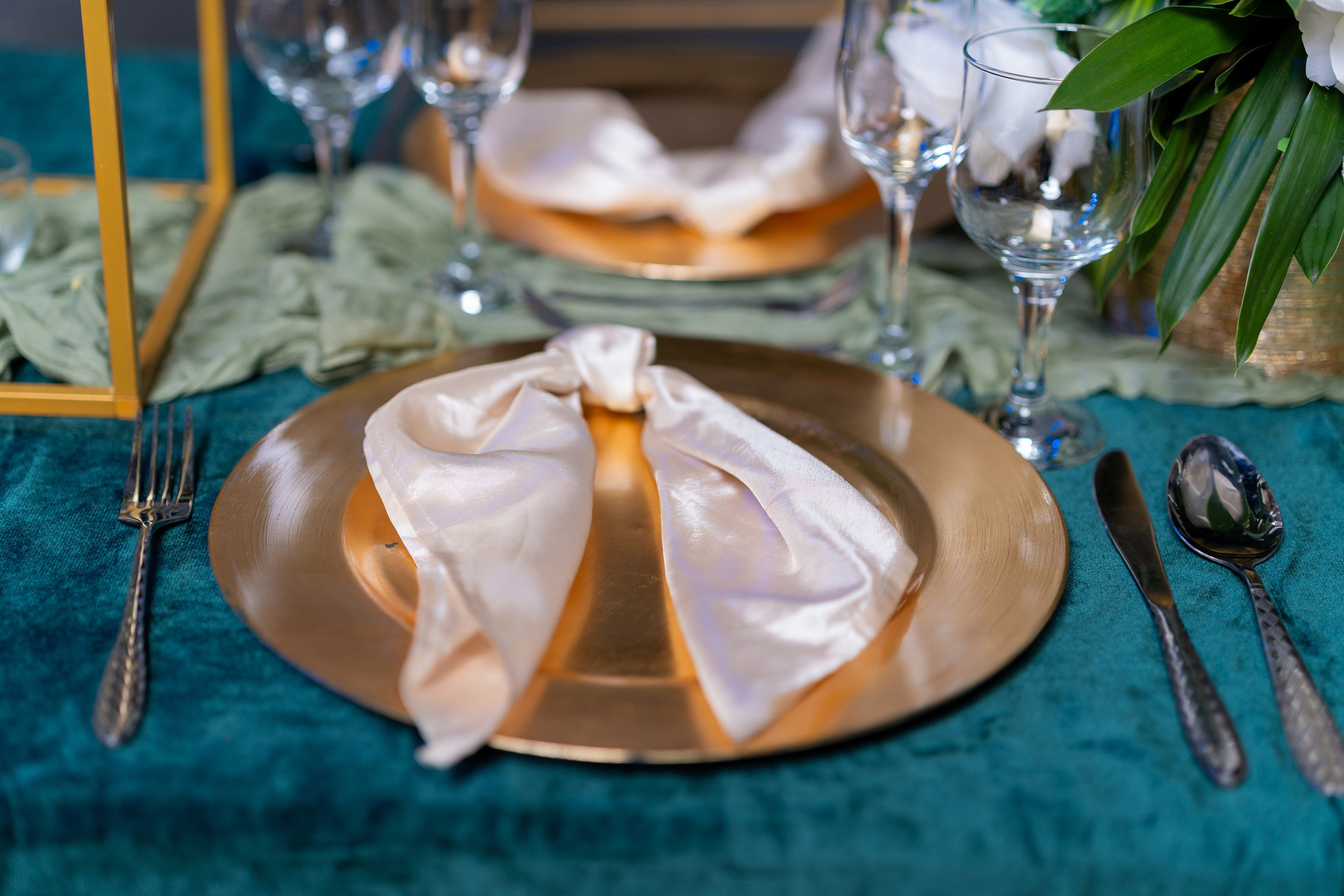 Test. Luminous Entertainment Ja