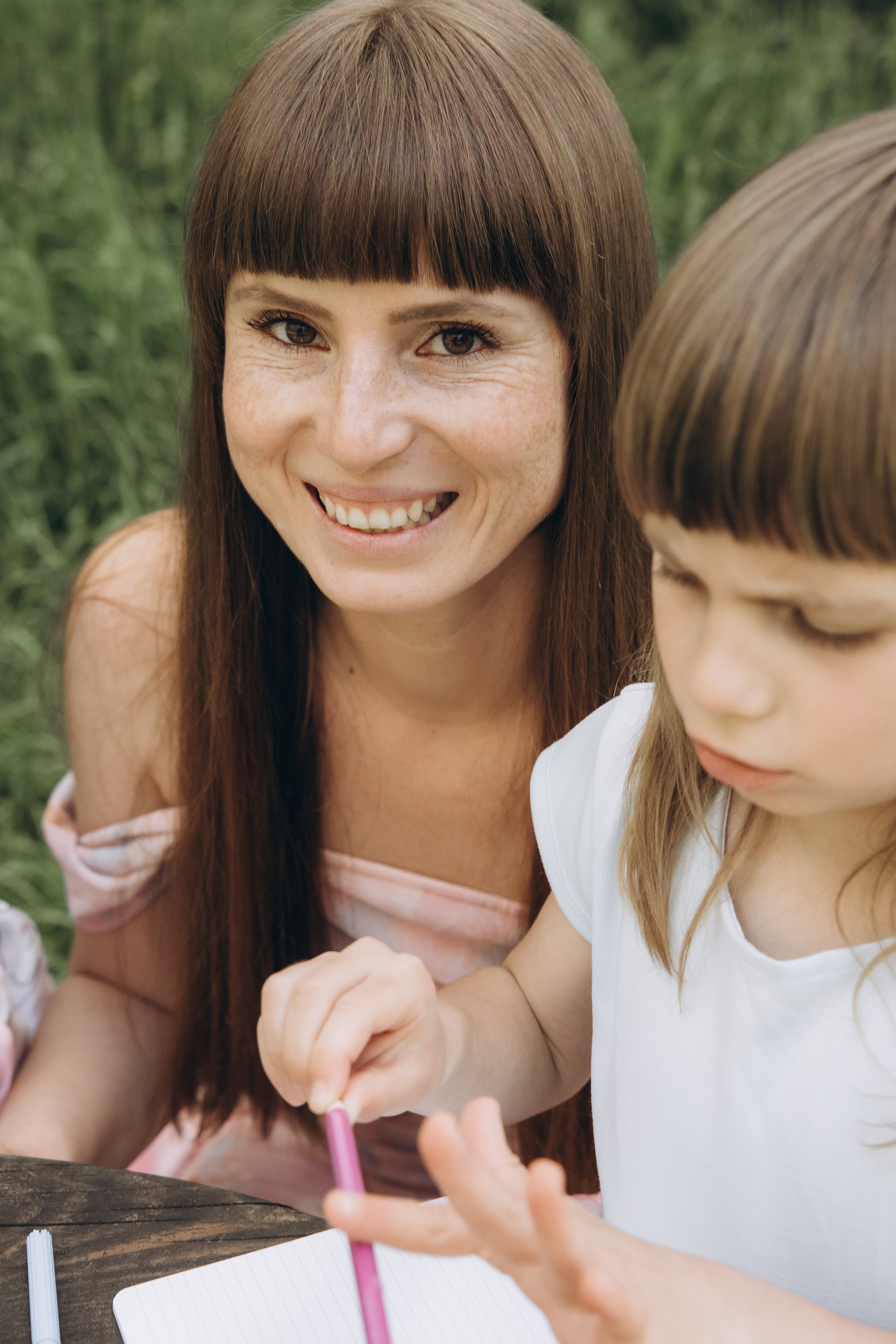 Séance photo en famille Forêt de Bouconne. Eugénie Smirnova — photographe à Toulouse et dans le sud-ouest de la France