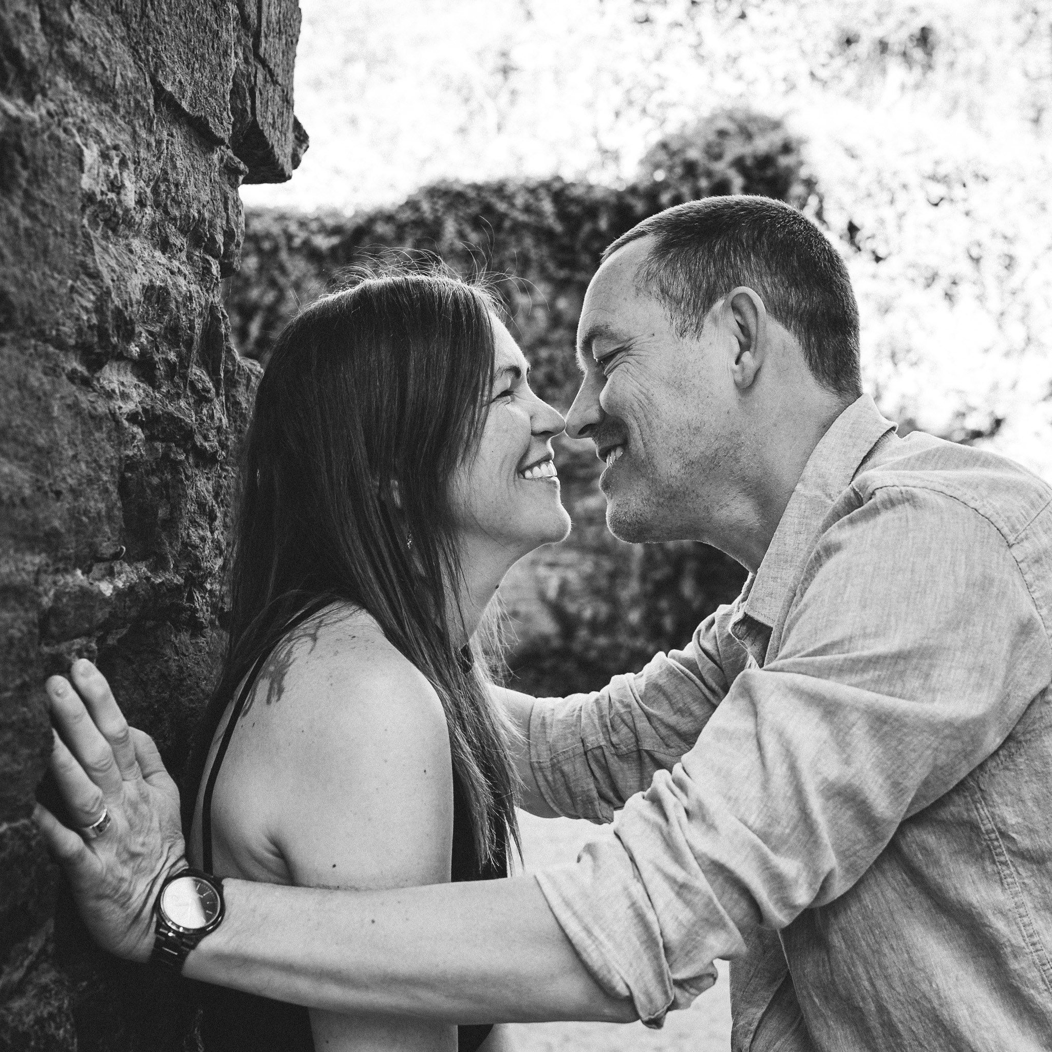 Liefdesverhaal vastgelegd in de Abdij van Villers-la-Ville fotoshoot - Kapture Fotografie