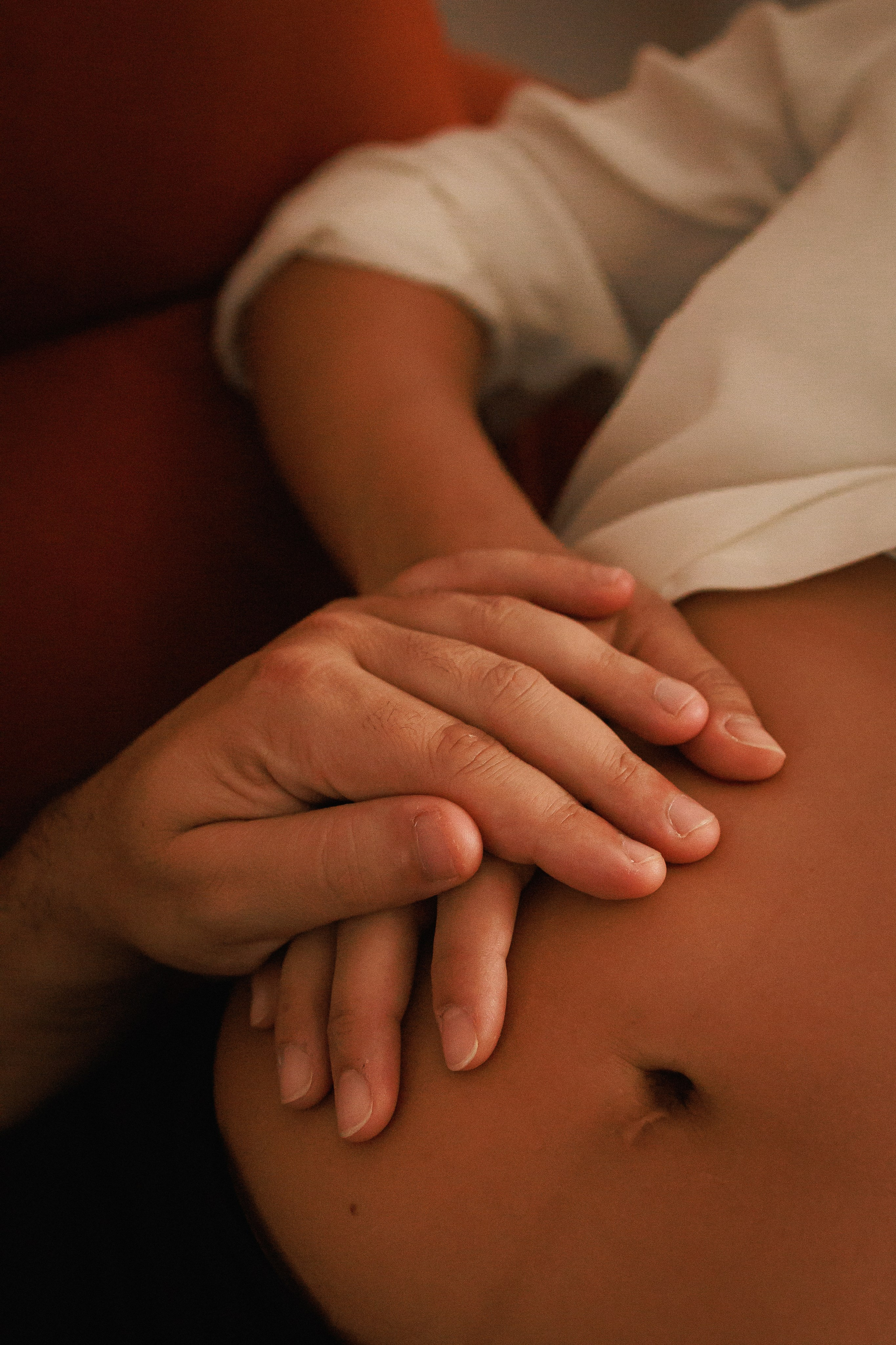 Maternity Photographer in Milan | Natural Lifestyle Sessions | Olis Visual